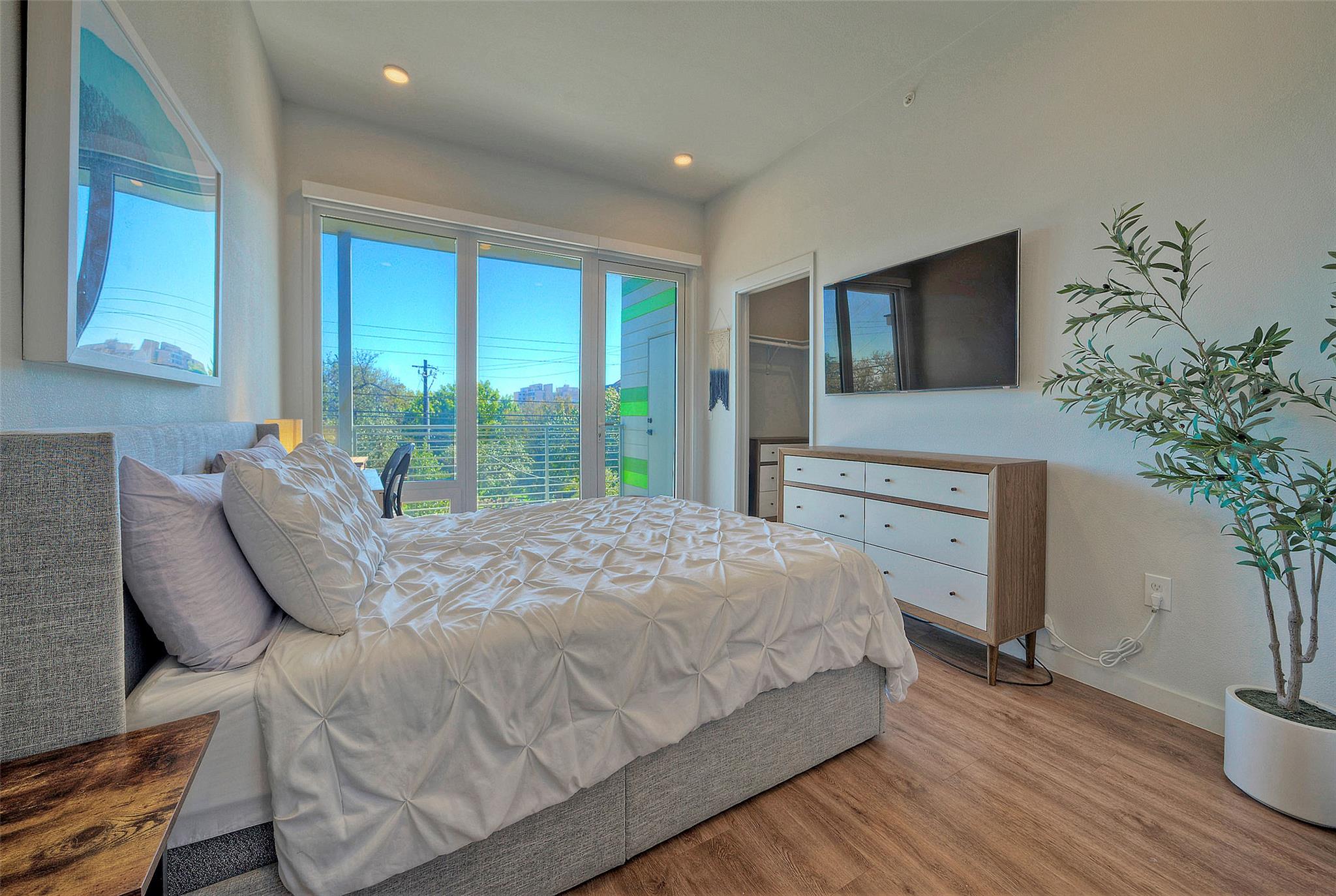 4004 Banister Ln # 207, Austin, TX 78704