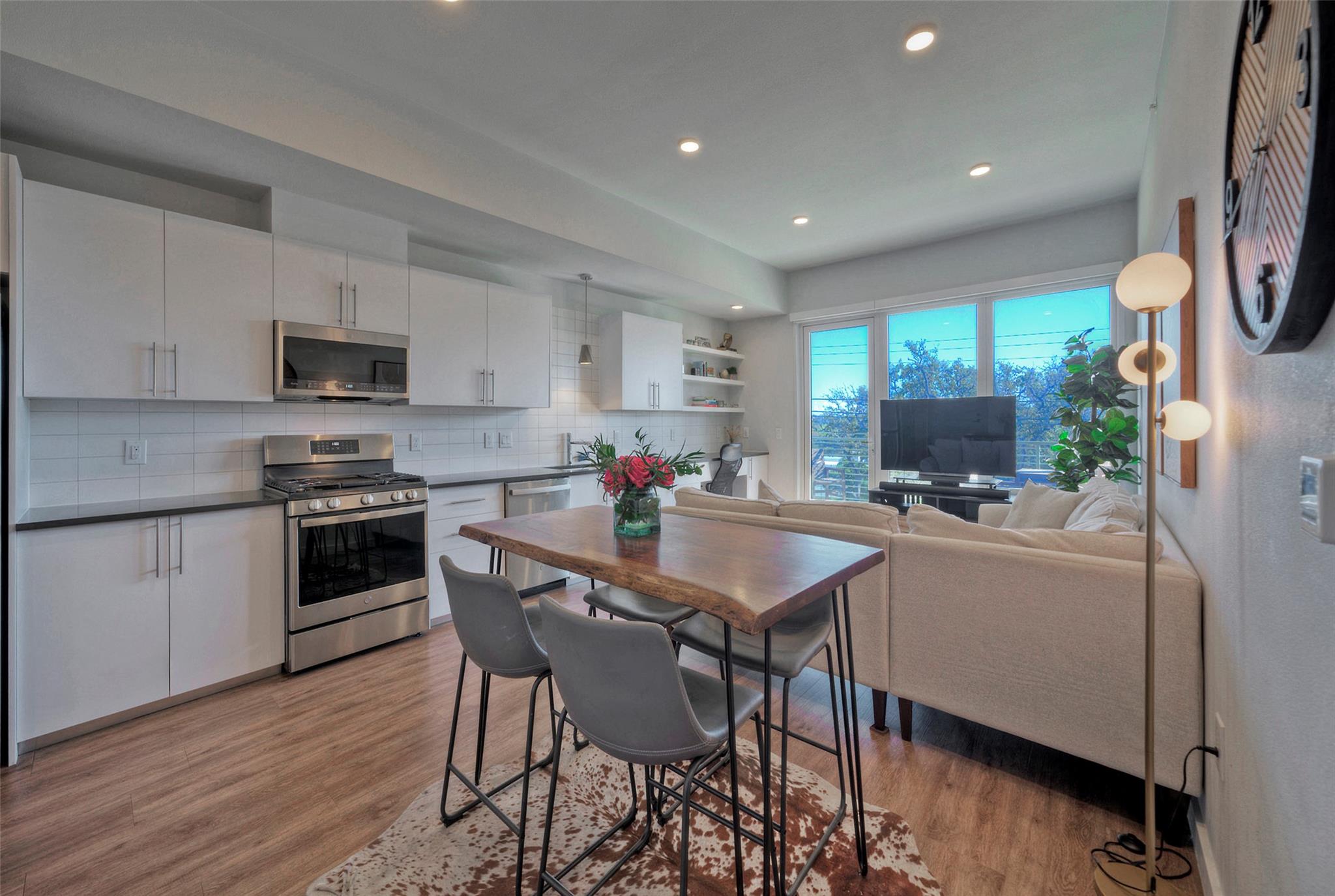 4004 Banister Ln # 207, Austin, TX 78704