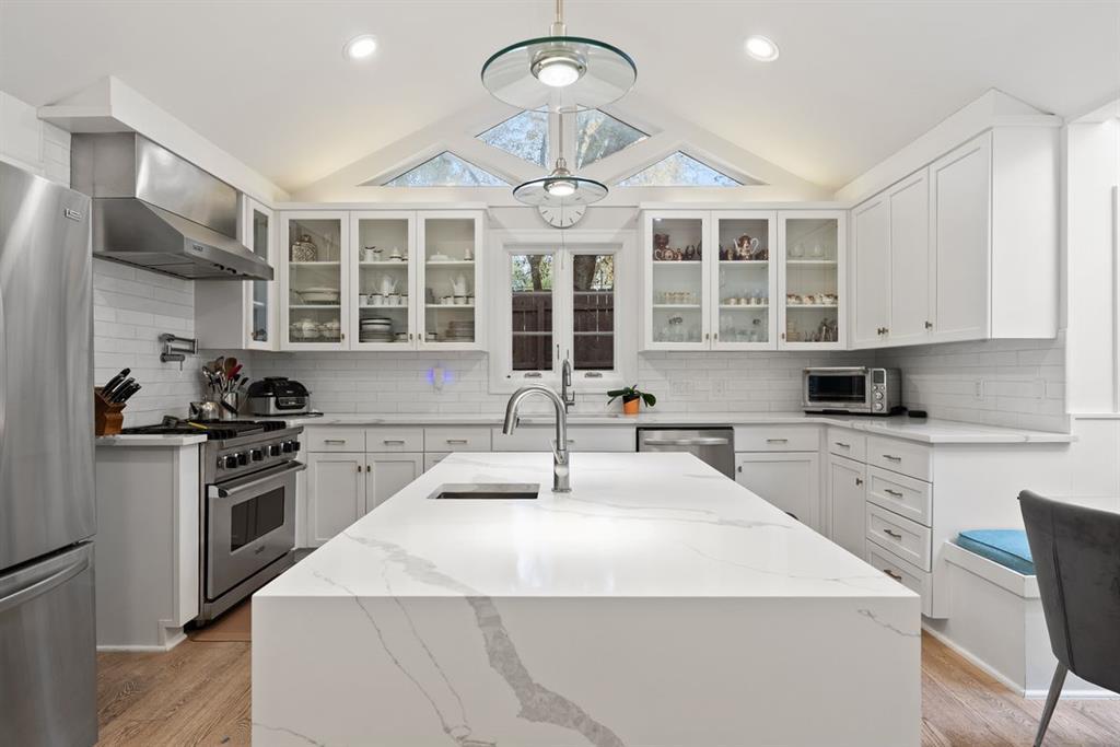 1703 Meadowbrook Dr, Austin, TX 78703