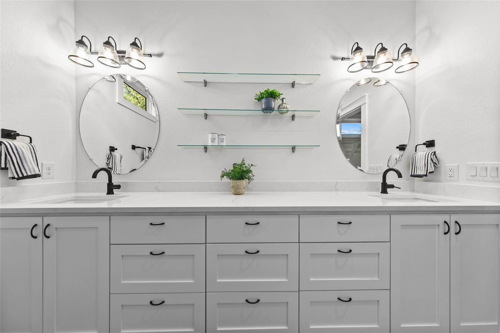 1312 Greenlawn Parkway, Blanco, TX 78606