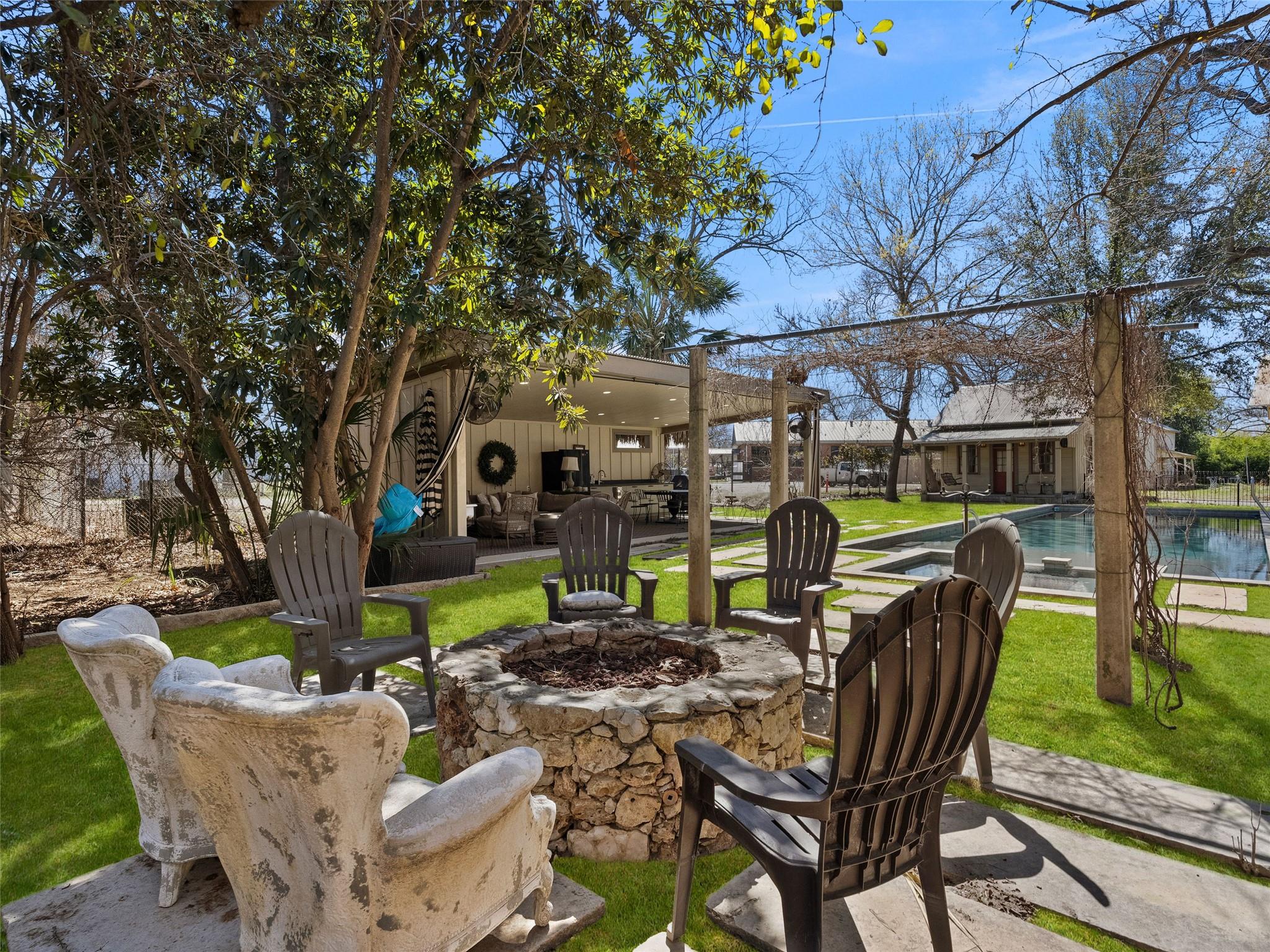372 Magazine Ave, New Braunfels, TX 78130