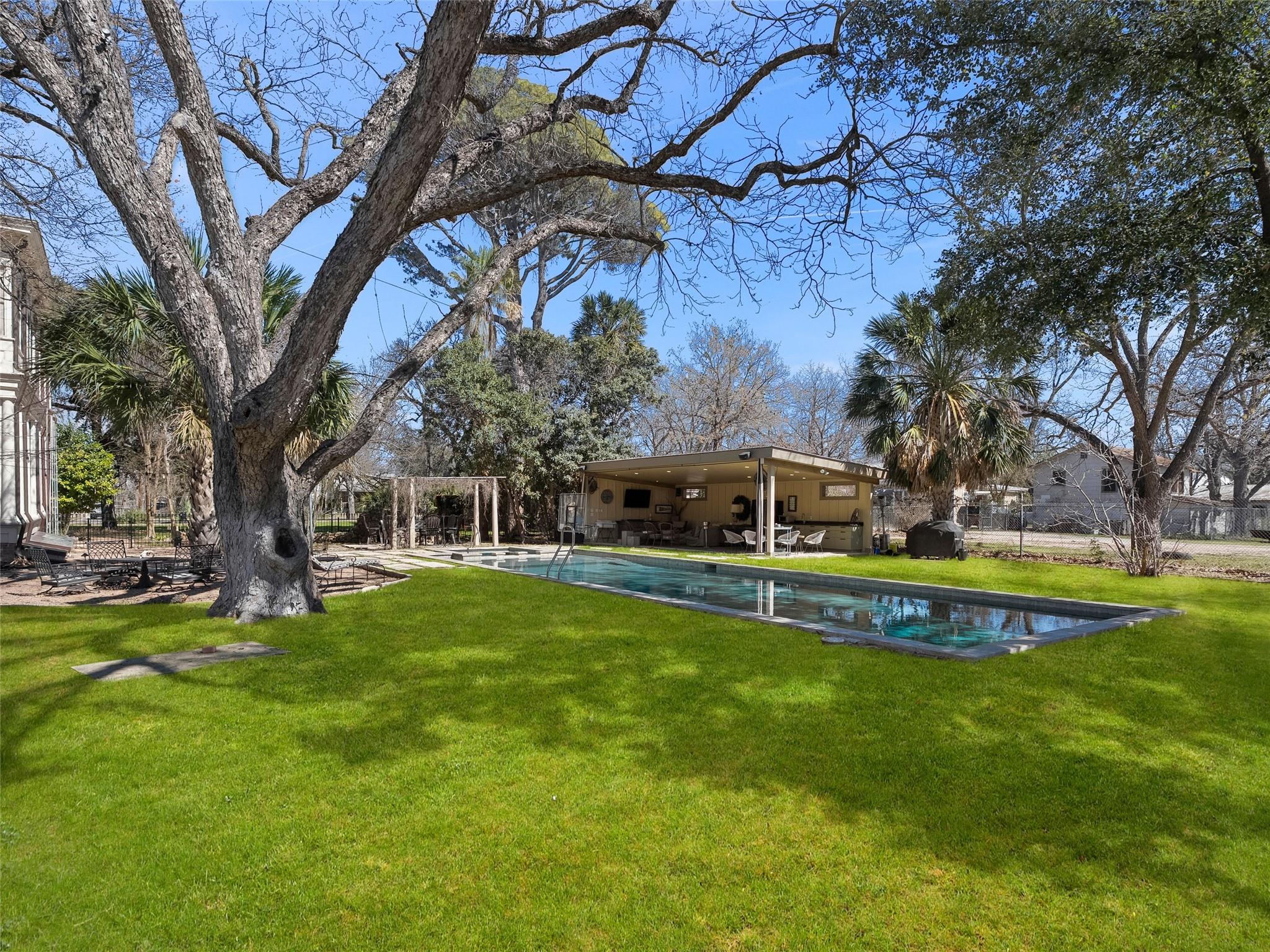 372 Magazine Ave, New Braunfels, TX 78130