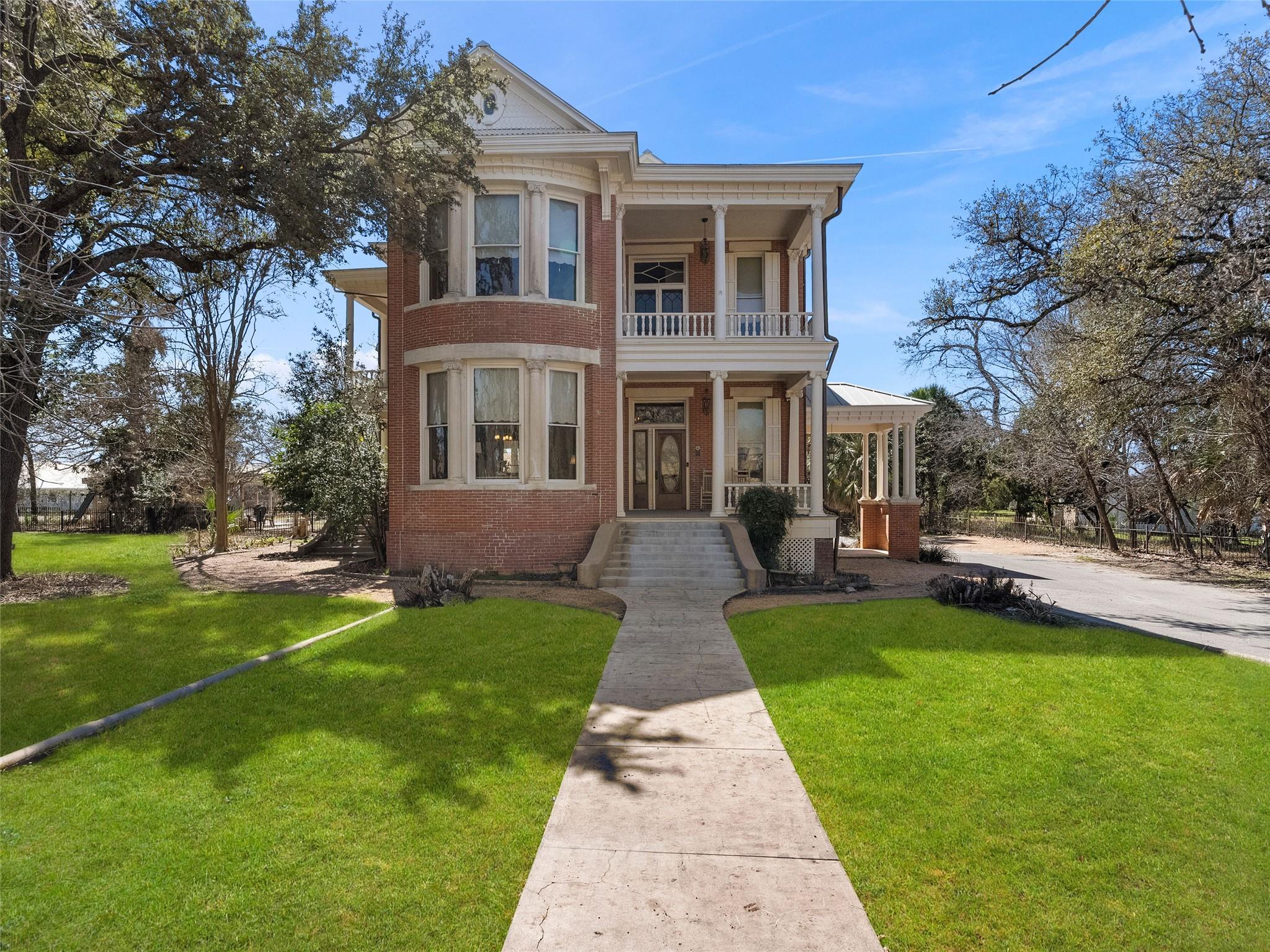 372 Magazine Ave, New Braunfels, TX 78130