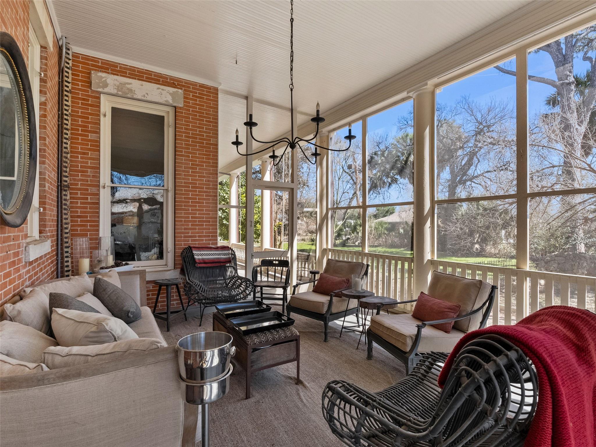 372 Magazine Ave, New Braunfels, TX 78130