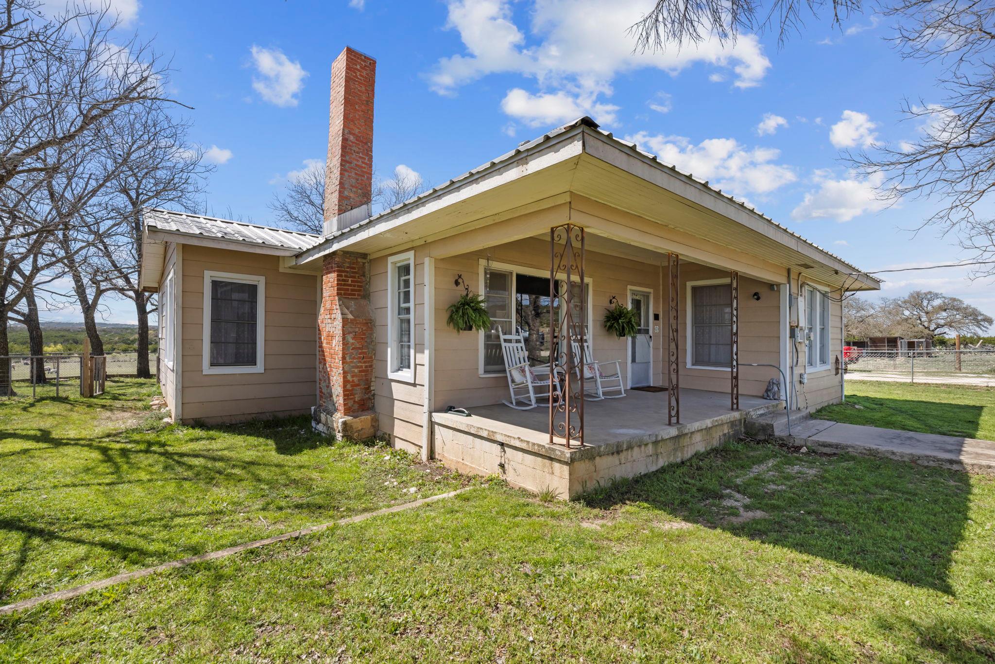 656 County Road 1301, Lampasas, TX 76550