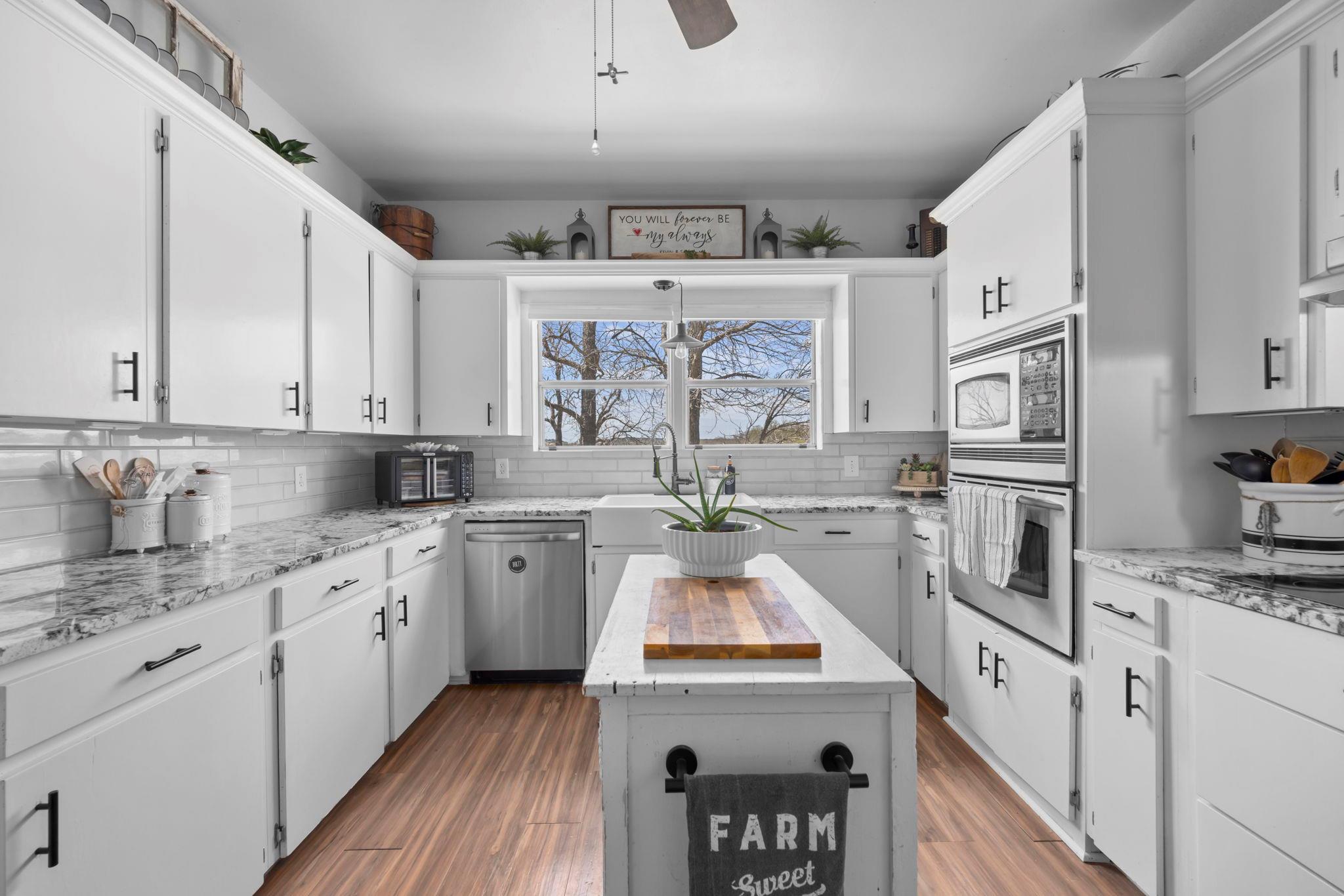 656 County Road 1301, Lampasas, TX 76550