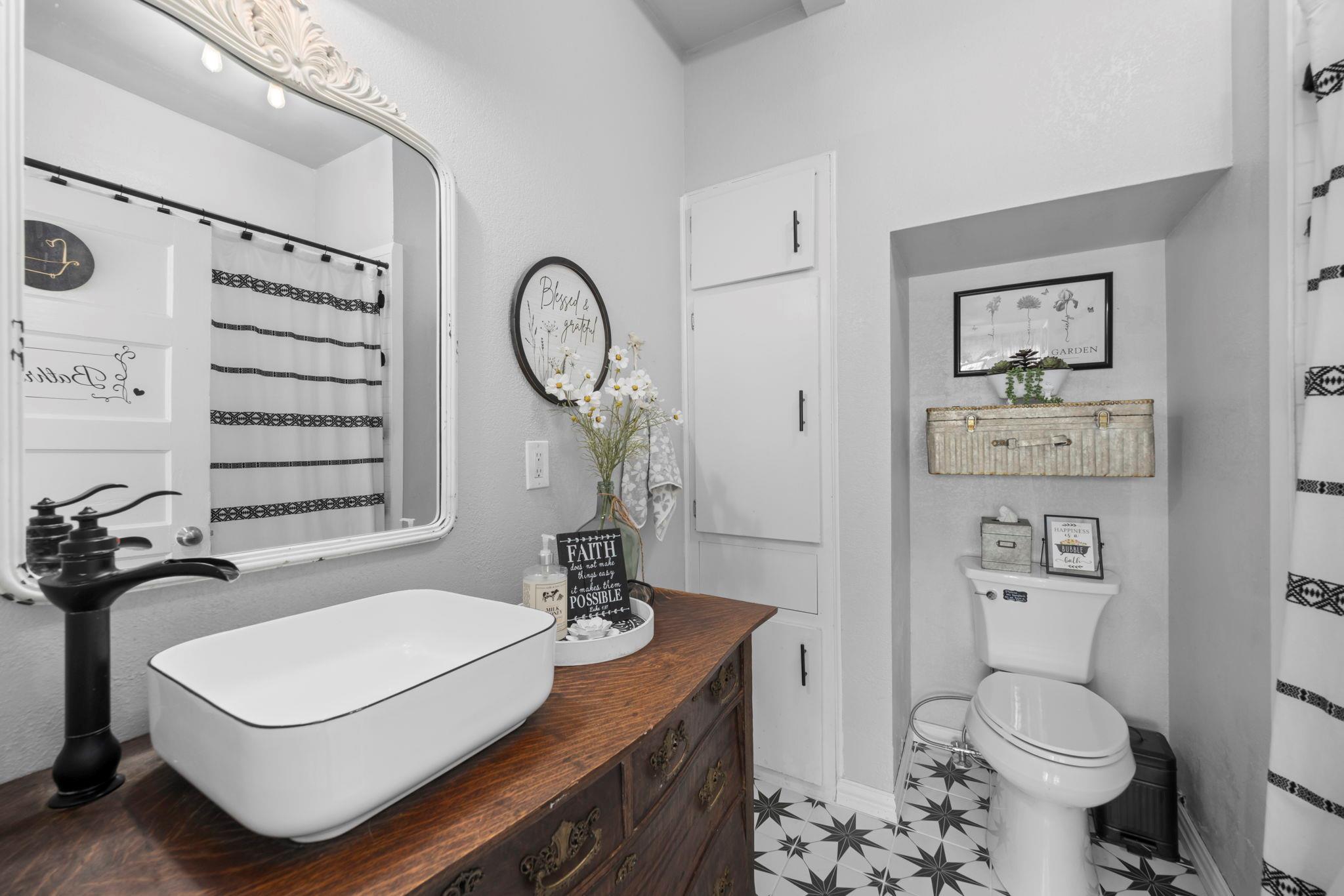 656 County Road 1301, Lampasas, TX 76550