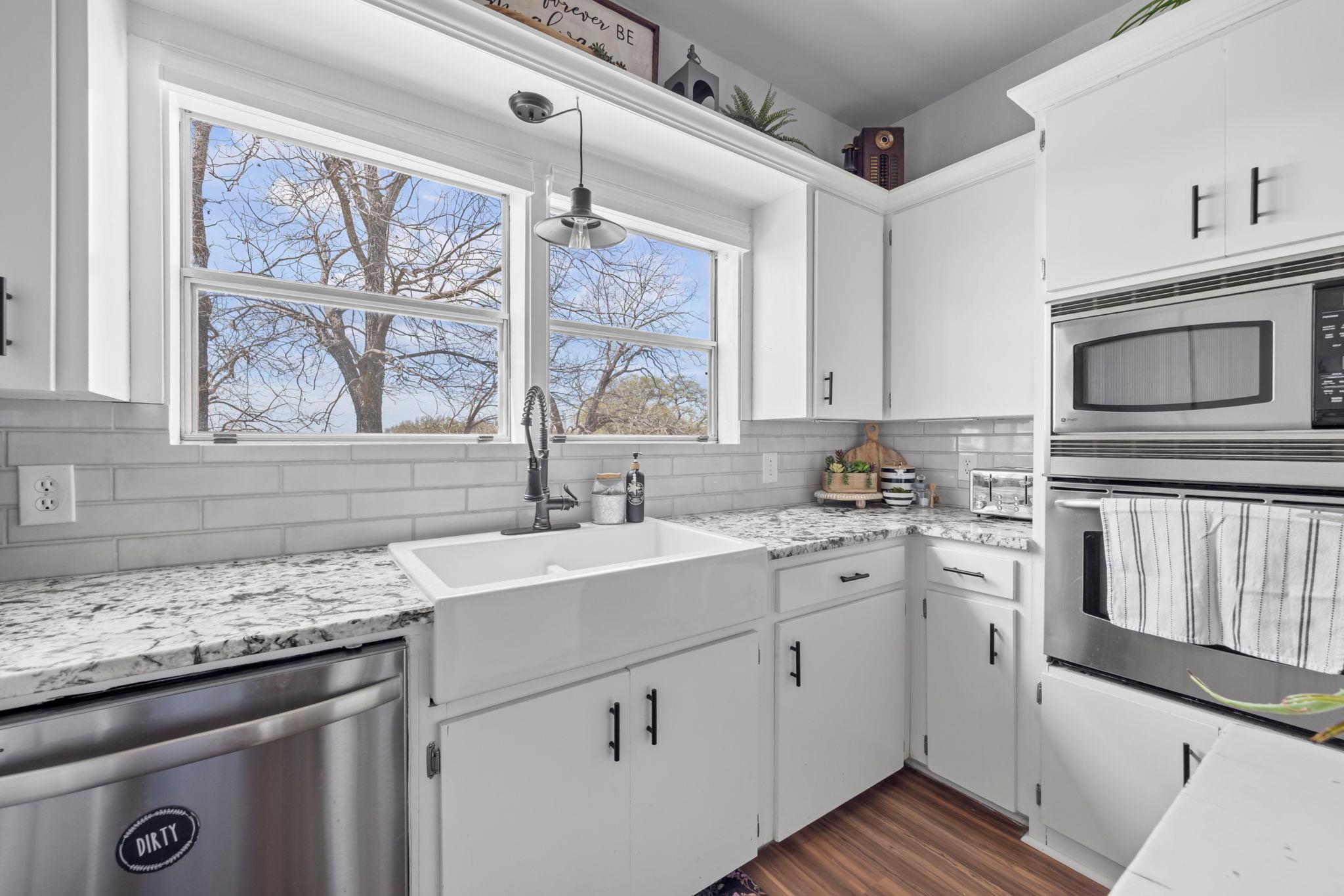 656 County Road 1301, Lampasas, TX 76550