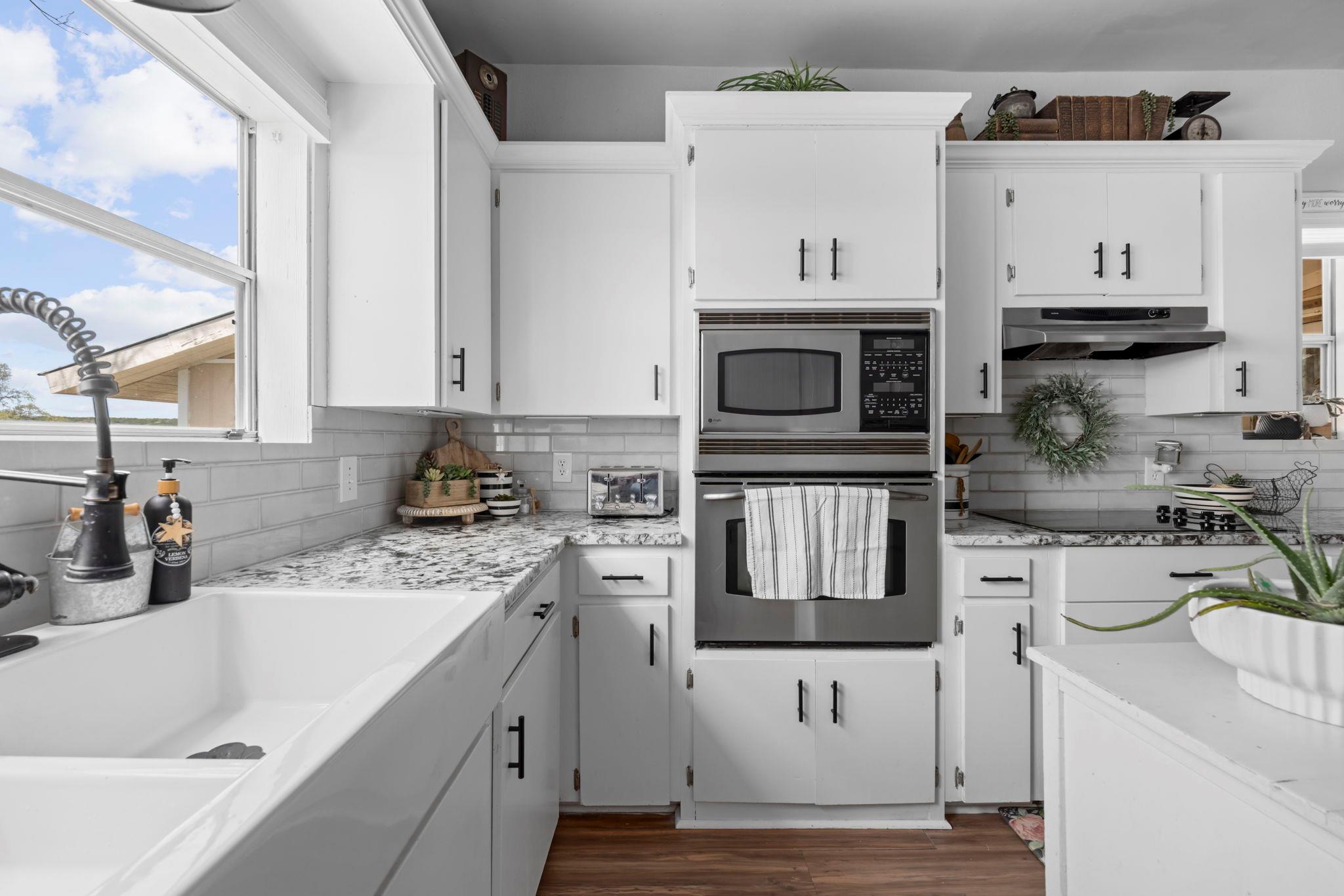 656 County Road 1301, Lampasas, TX 76550