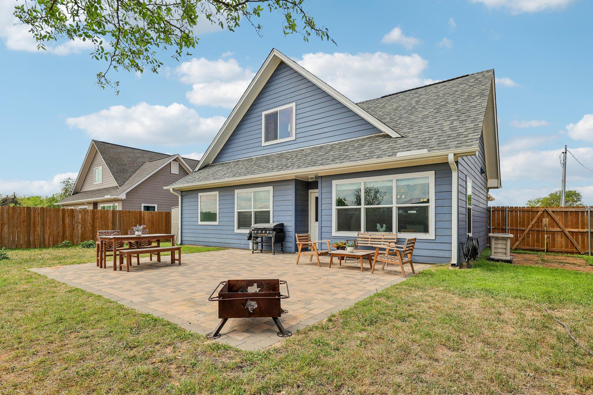 2415 Wilson St, Bastrop, TX 78602