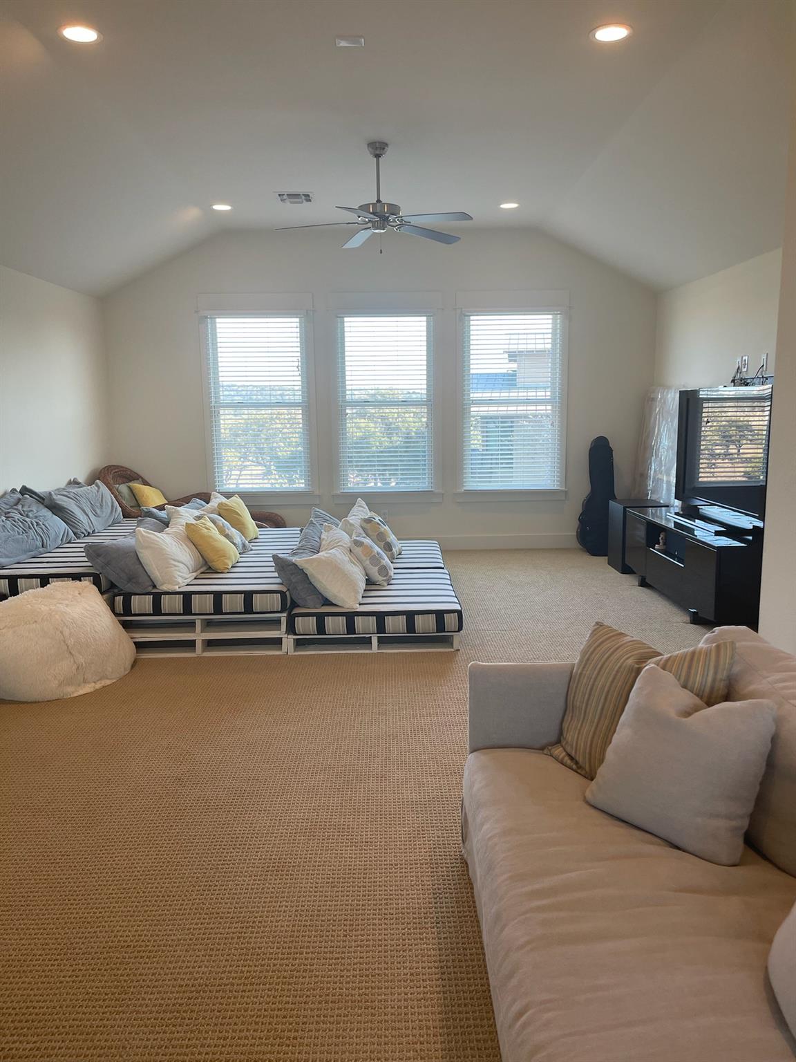 2217 Seabiscuit Cv # 105, Spicewood, TX 78669