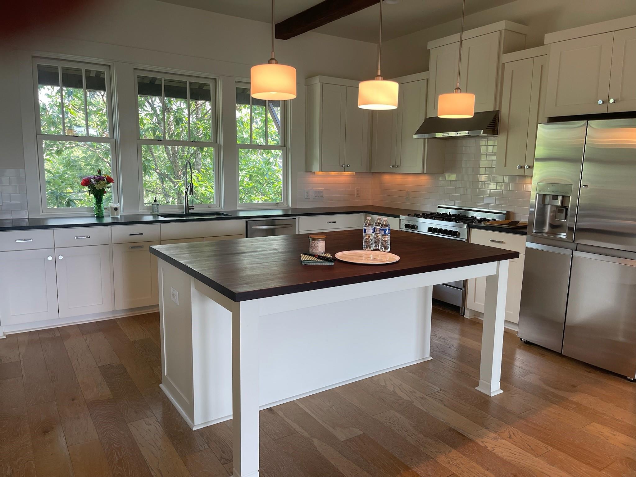 2217 Seabiscuit Cv # 105, Spicewood, TX 78669