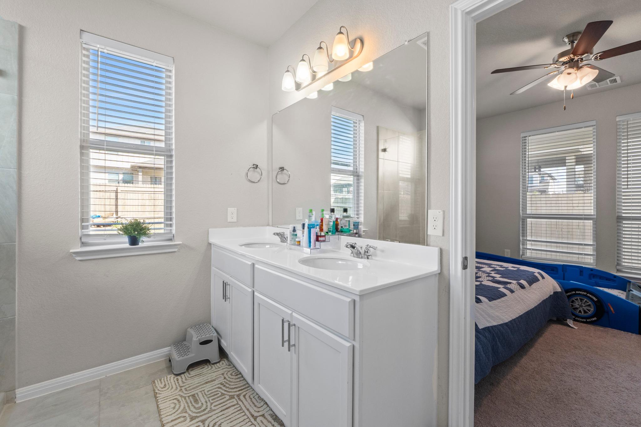 159 Macarthur Dr, Leander, TX 78641