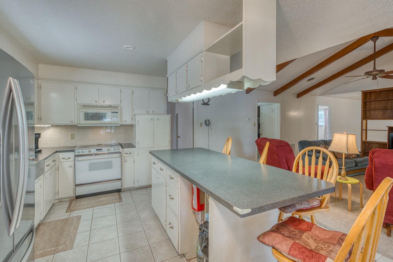 4317 River Oaks Dr, Kingsland, TX 78639