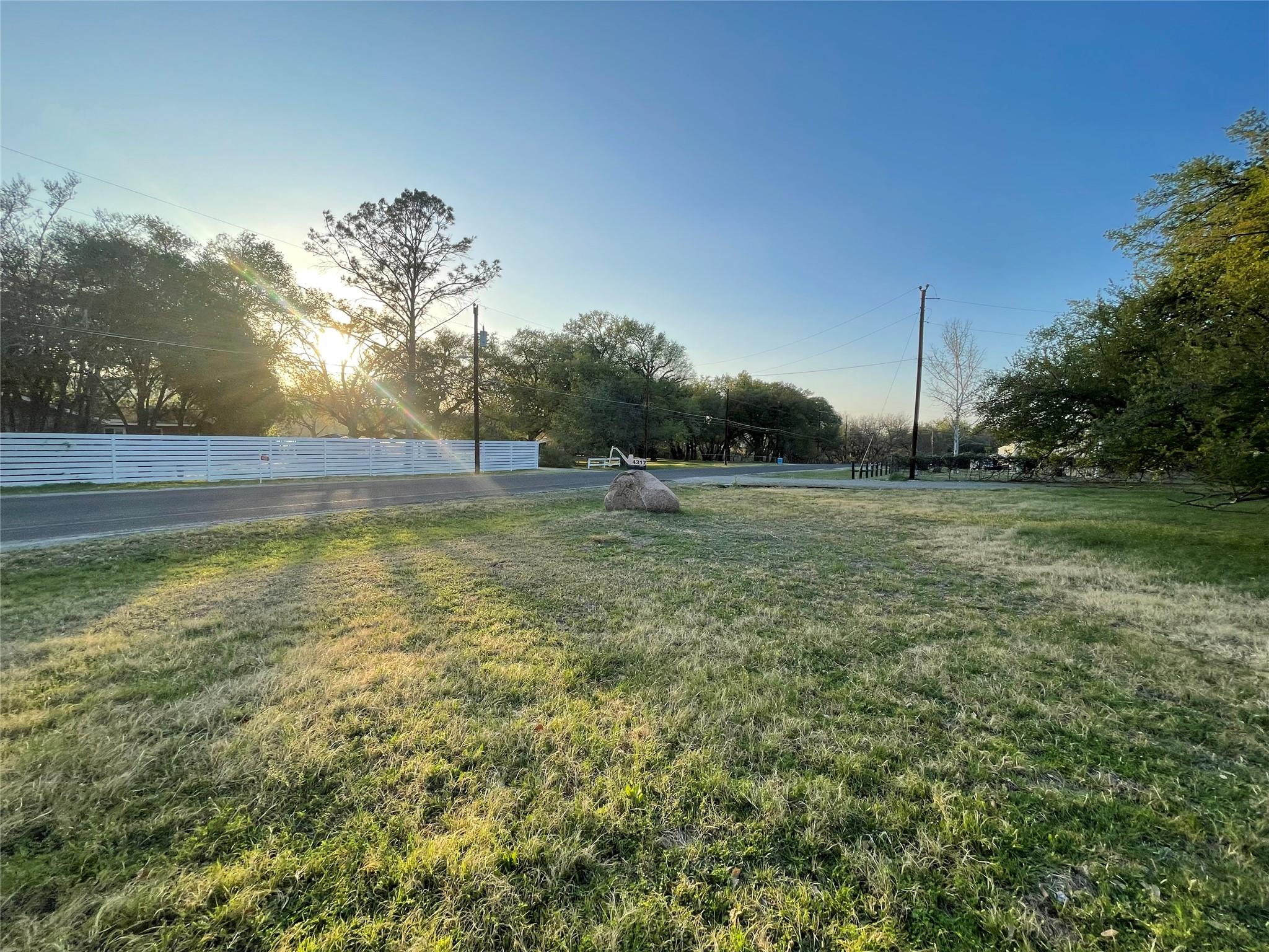 4317 River Oaks Dr, Kingsland, TX 78639