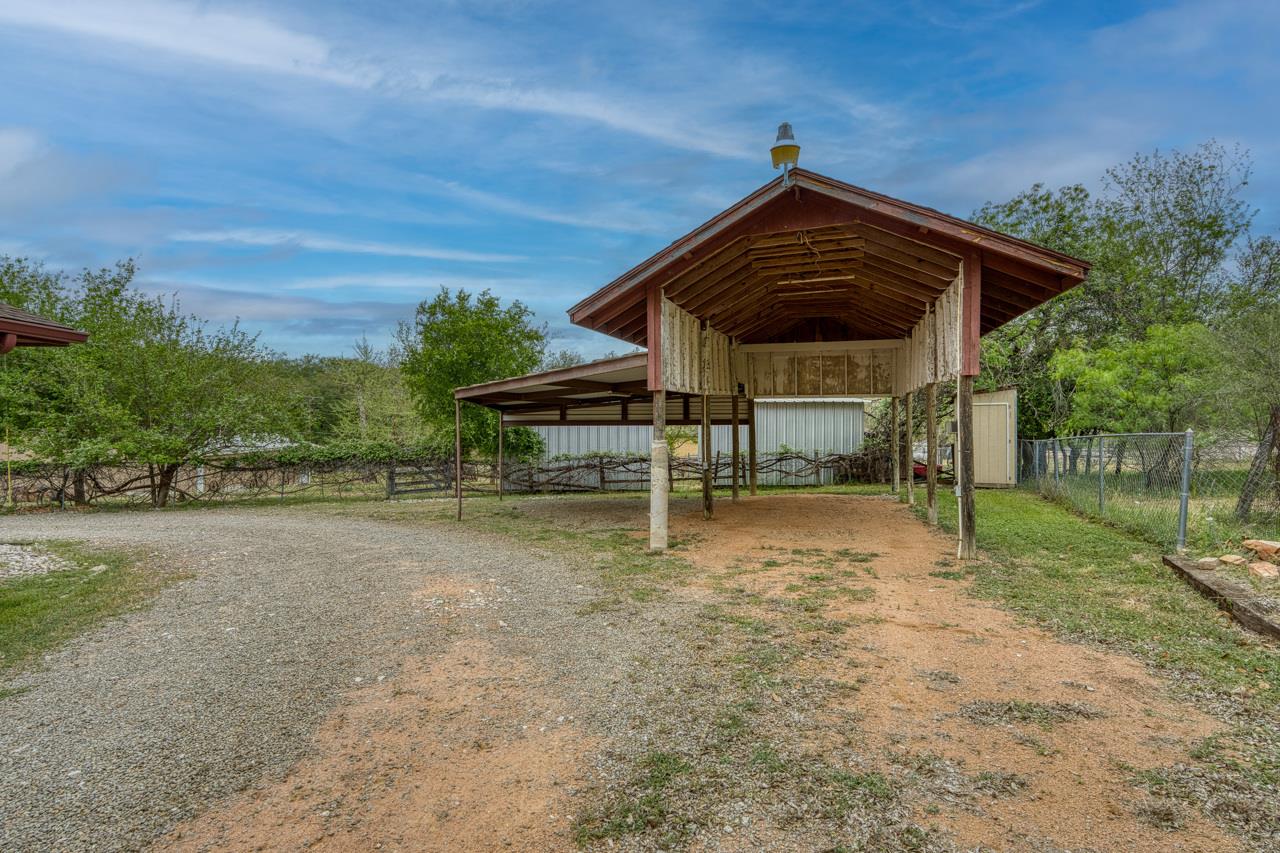 4317 River Oaks Dr, Kingsland, TX 78639