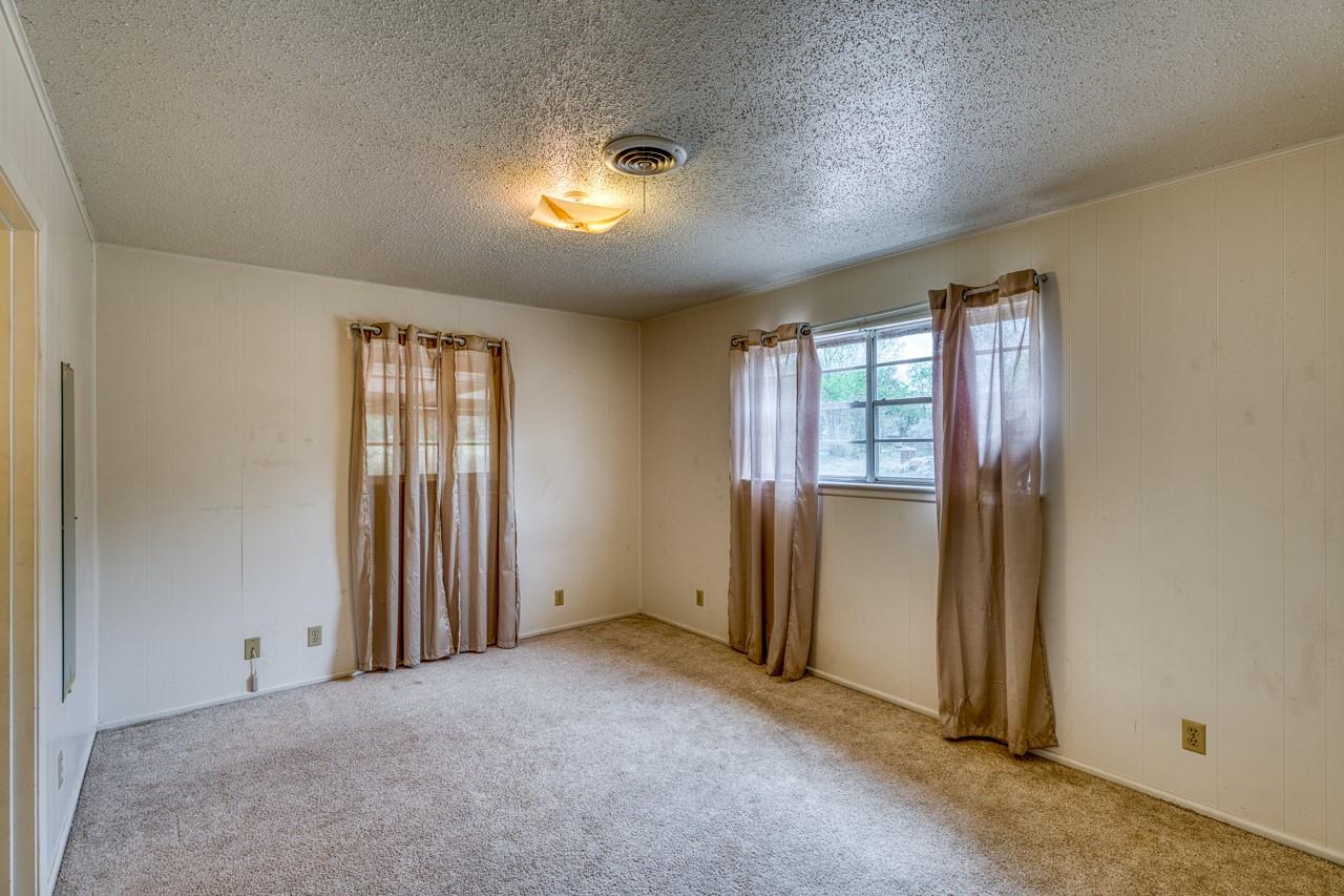 4317 River Oaks Dr, Kingsland, TX 78639