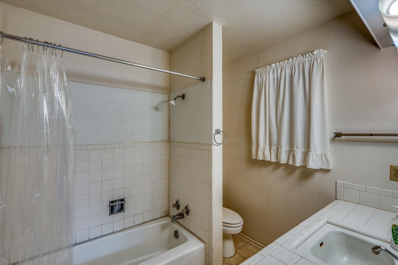 4317 River Oaks Dr, Kingsland, TX 78639