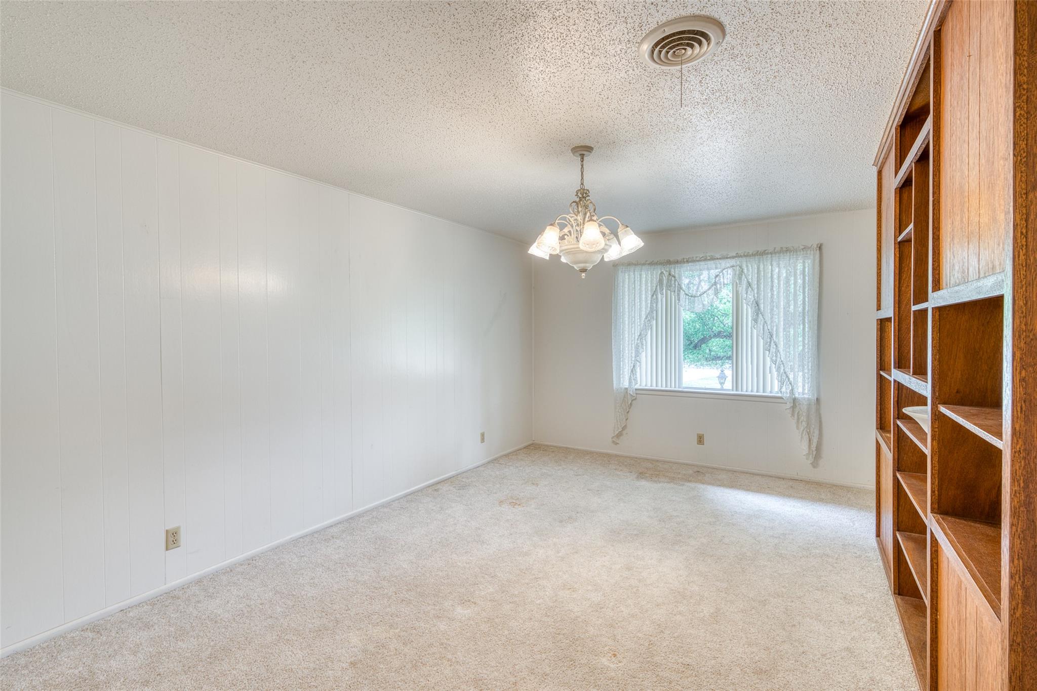 4317 River Oaks Dr, Kingsland, TX 78639