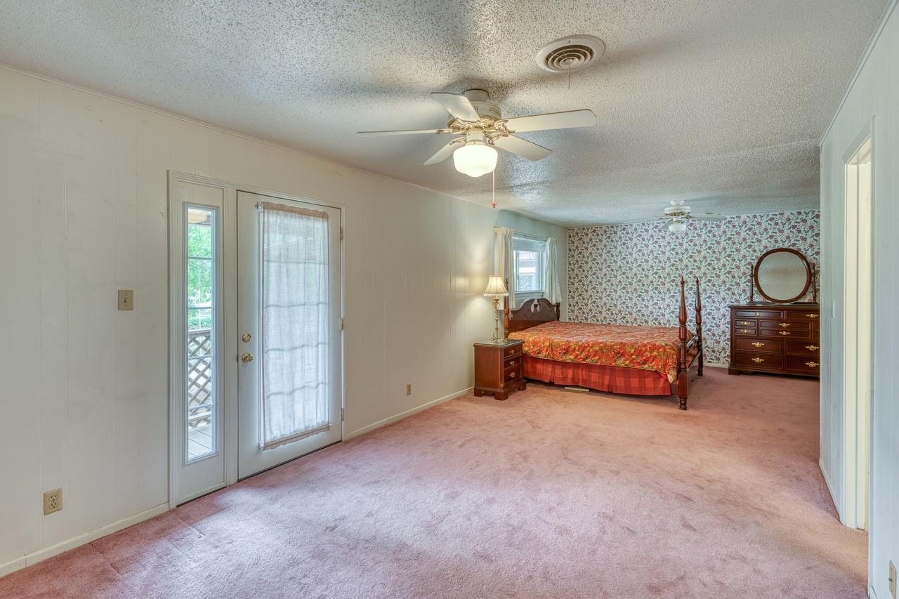 4317 River Oaks Dr, Kingsland, TX 78639