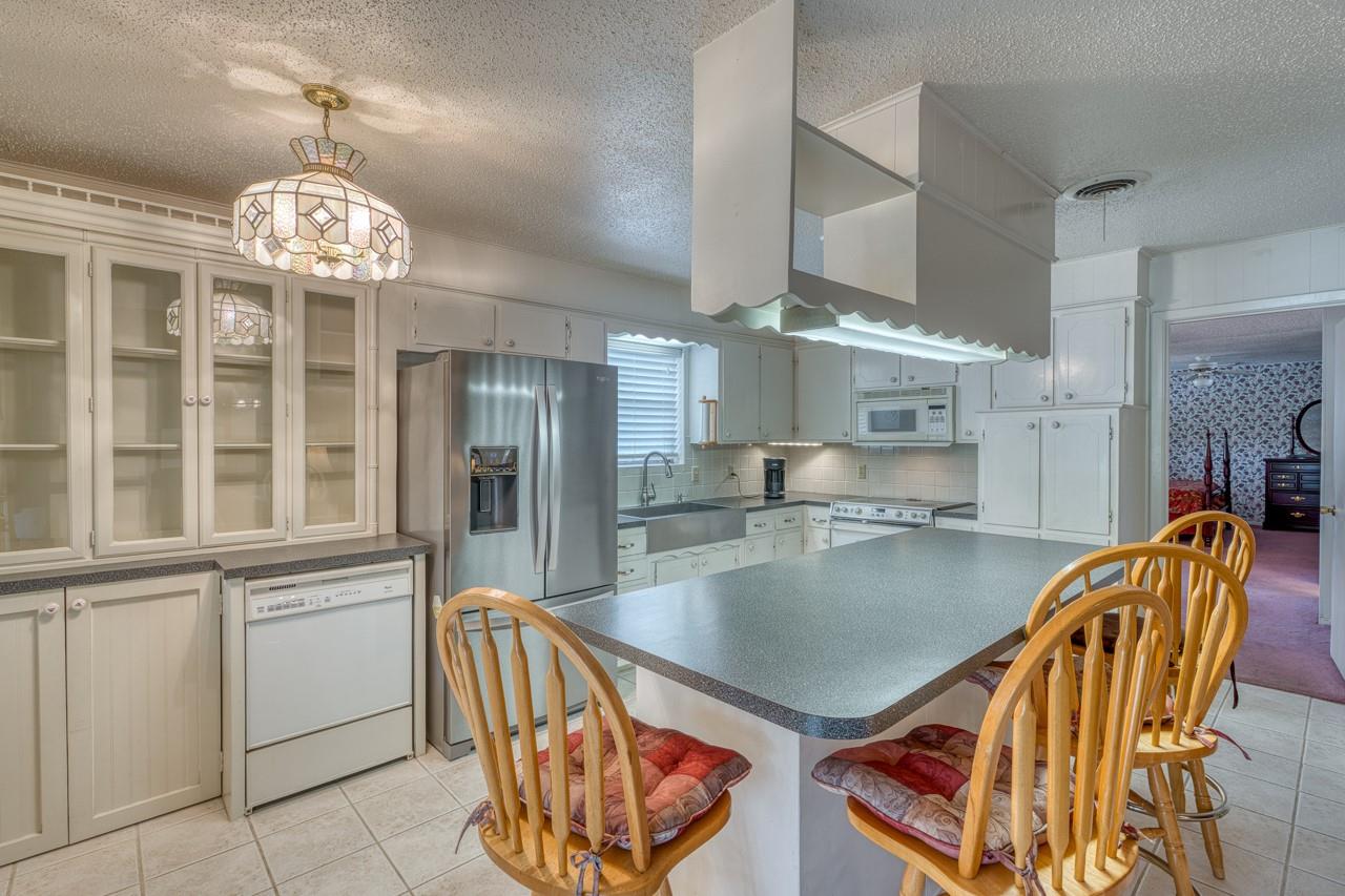 4317 River Oaks Dr, Kingsland, TX 78639