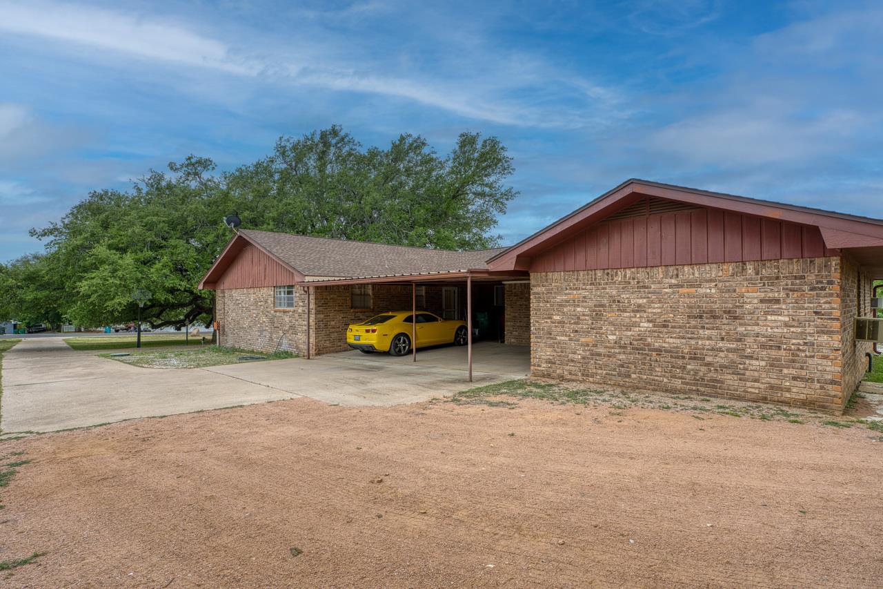 4317 River Oaks Dr, Kingsland, TX 78639