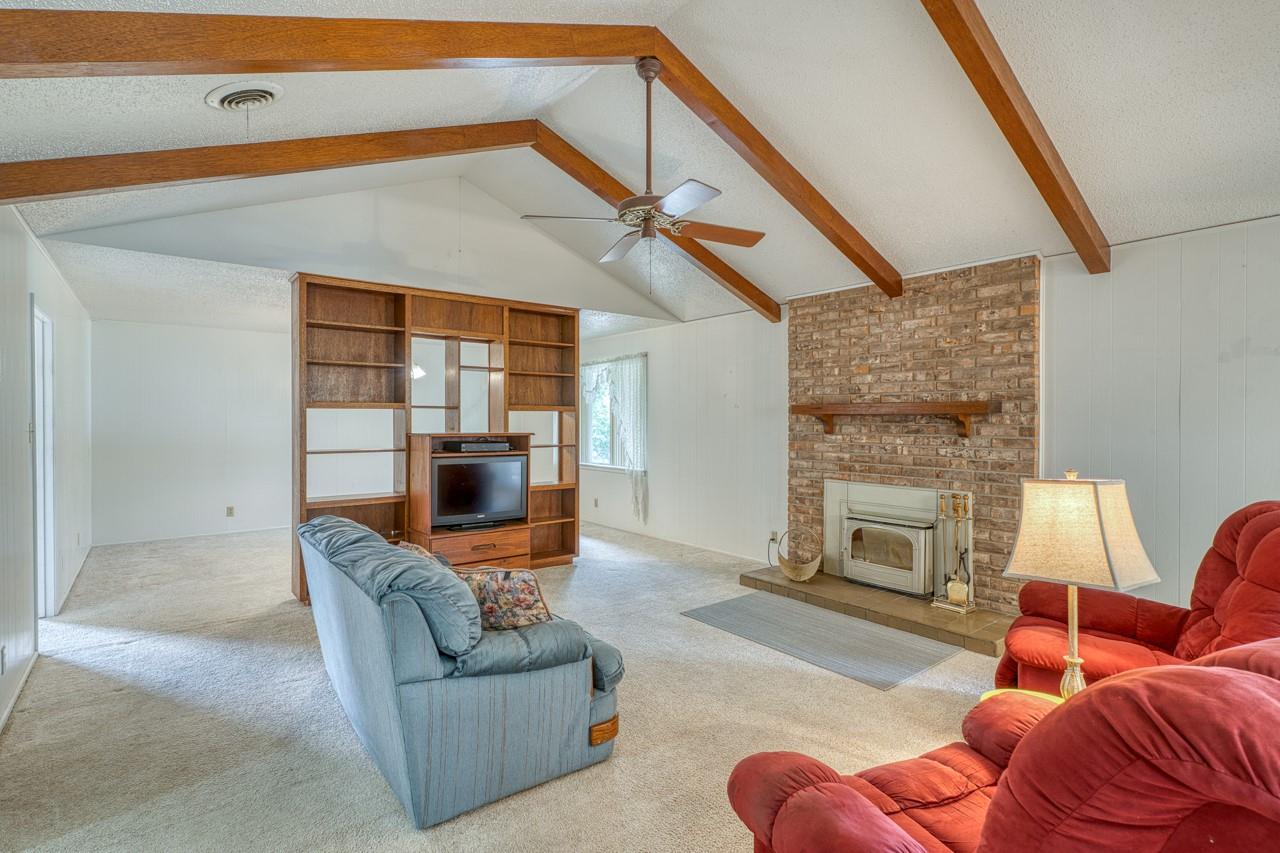 4317 River Oaks Dr, Kingsland, TX 78639