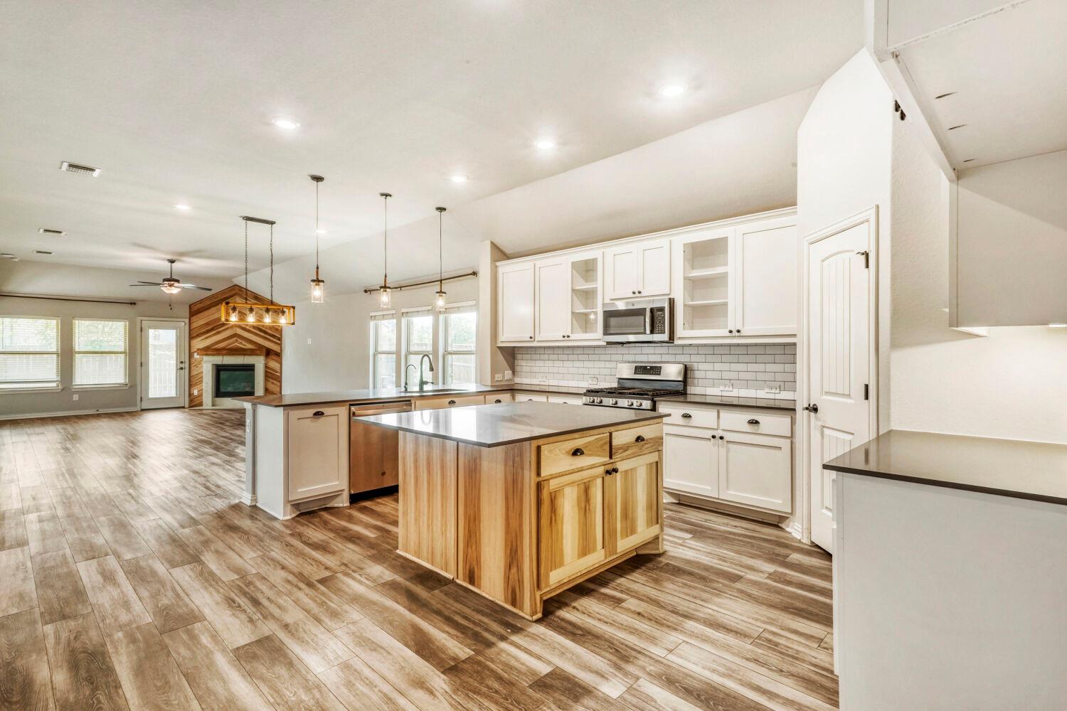 426 Cold River Run, Kyle, TX 78640