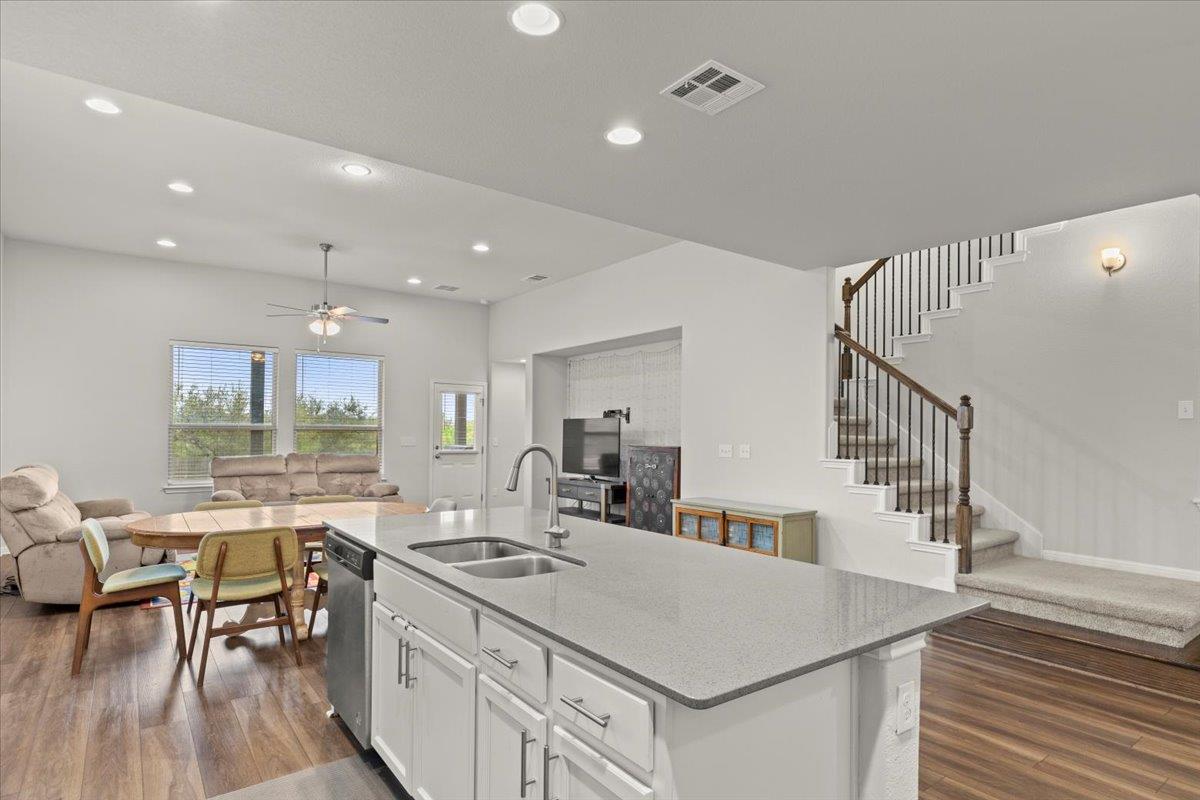 213 Munk Ln, Leander, TX 78641