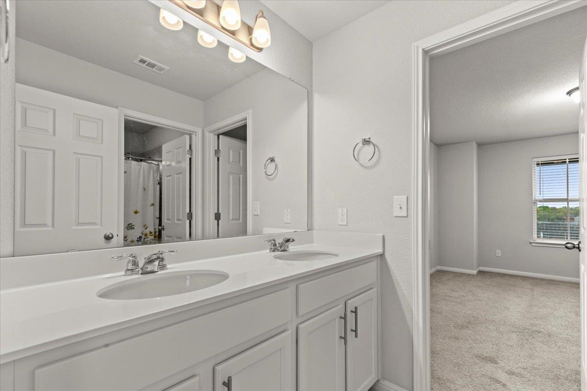 213 Munk Ln, Leander, TX 78641