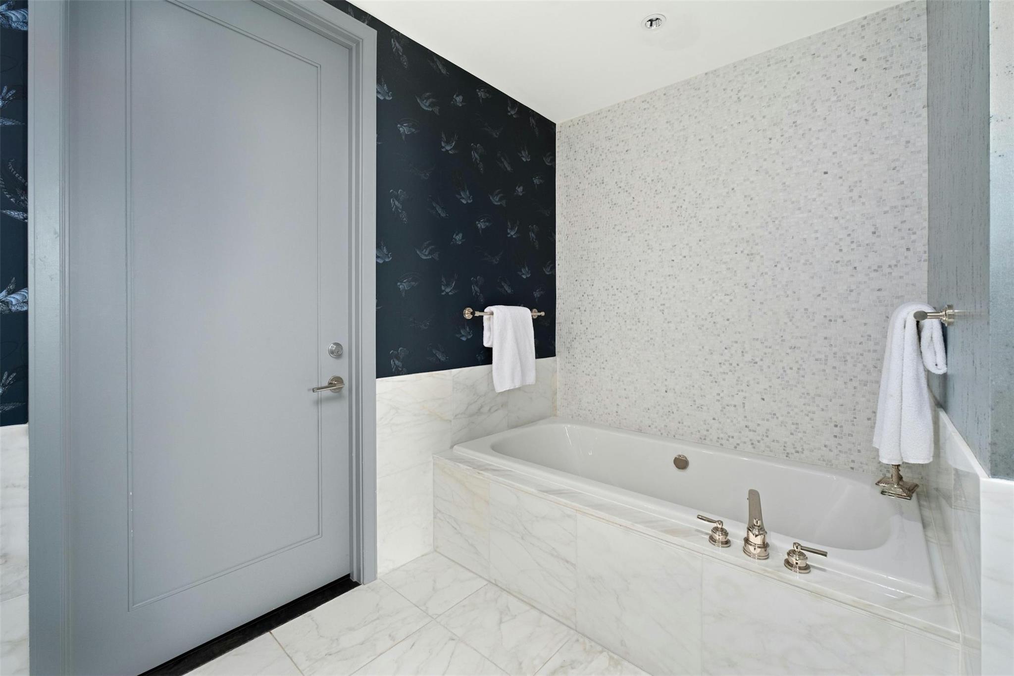 200 Congress Ave # 15D, Austin, TX 78701