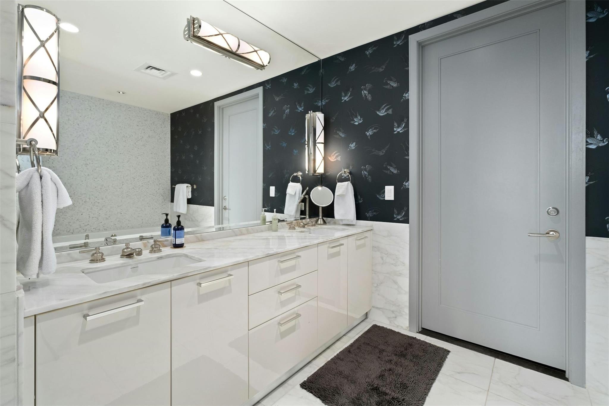 200 Congress Ave # 15D, Austin, TX 78701