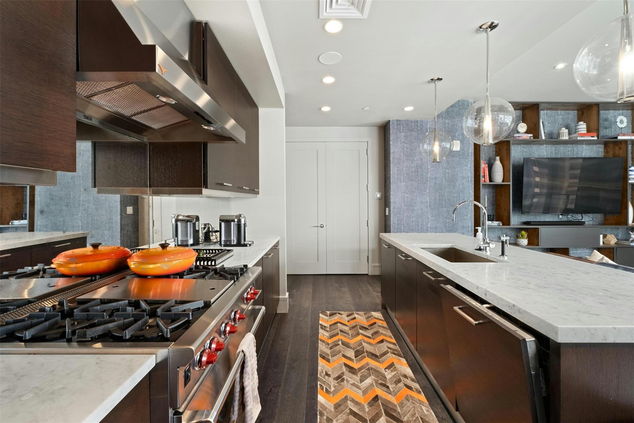 200 Congress Ave # 15D, Austin, TX 78701