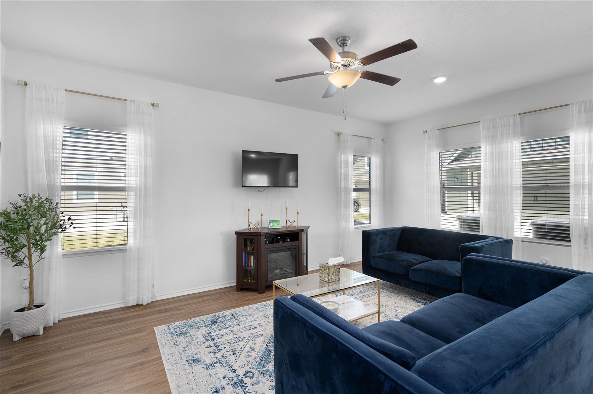 1520 Linwood St, Leander, TX 78641