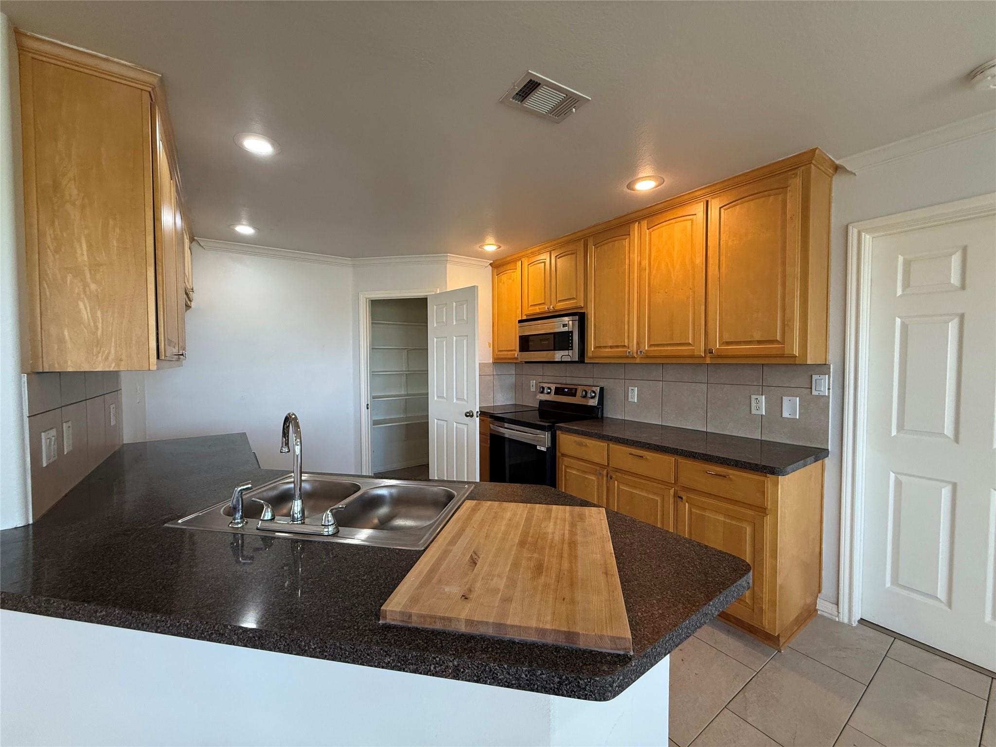 3209 Mac Arthur Ave # A, Lago Vista, TX 78645