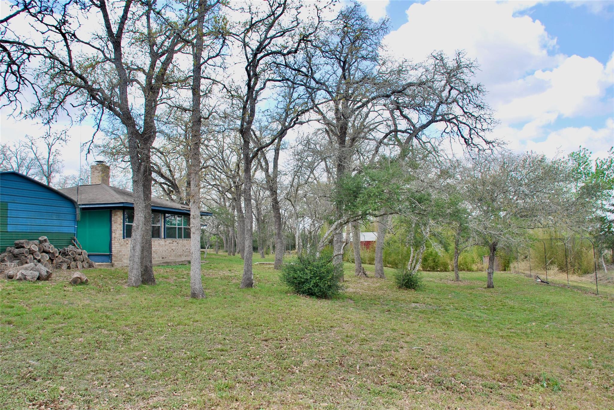 6911 Fm 532, Gonzales, TX 78629