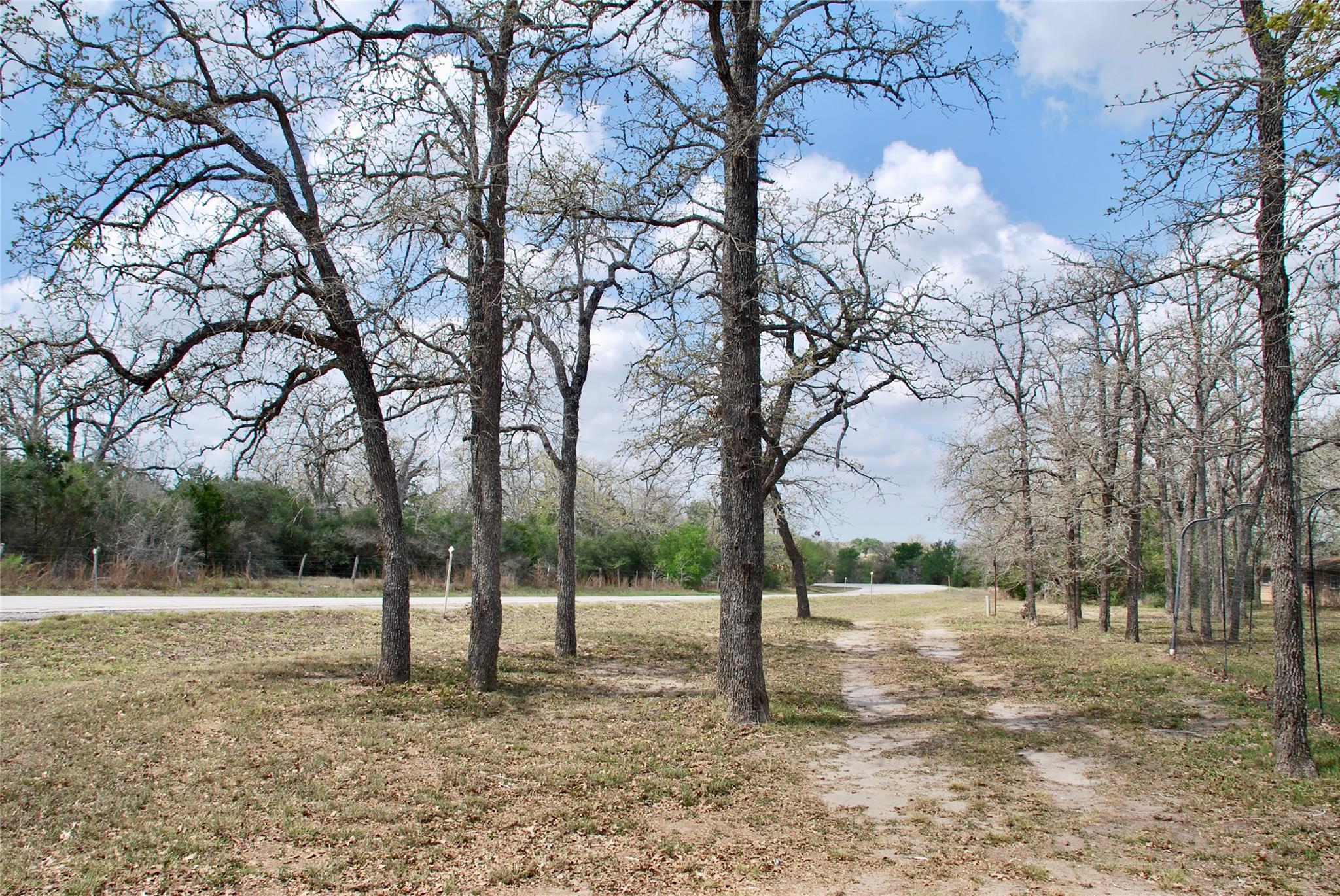 6911 Fm 532, Gonzales, TX 78629