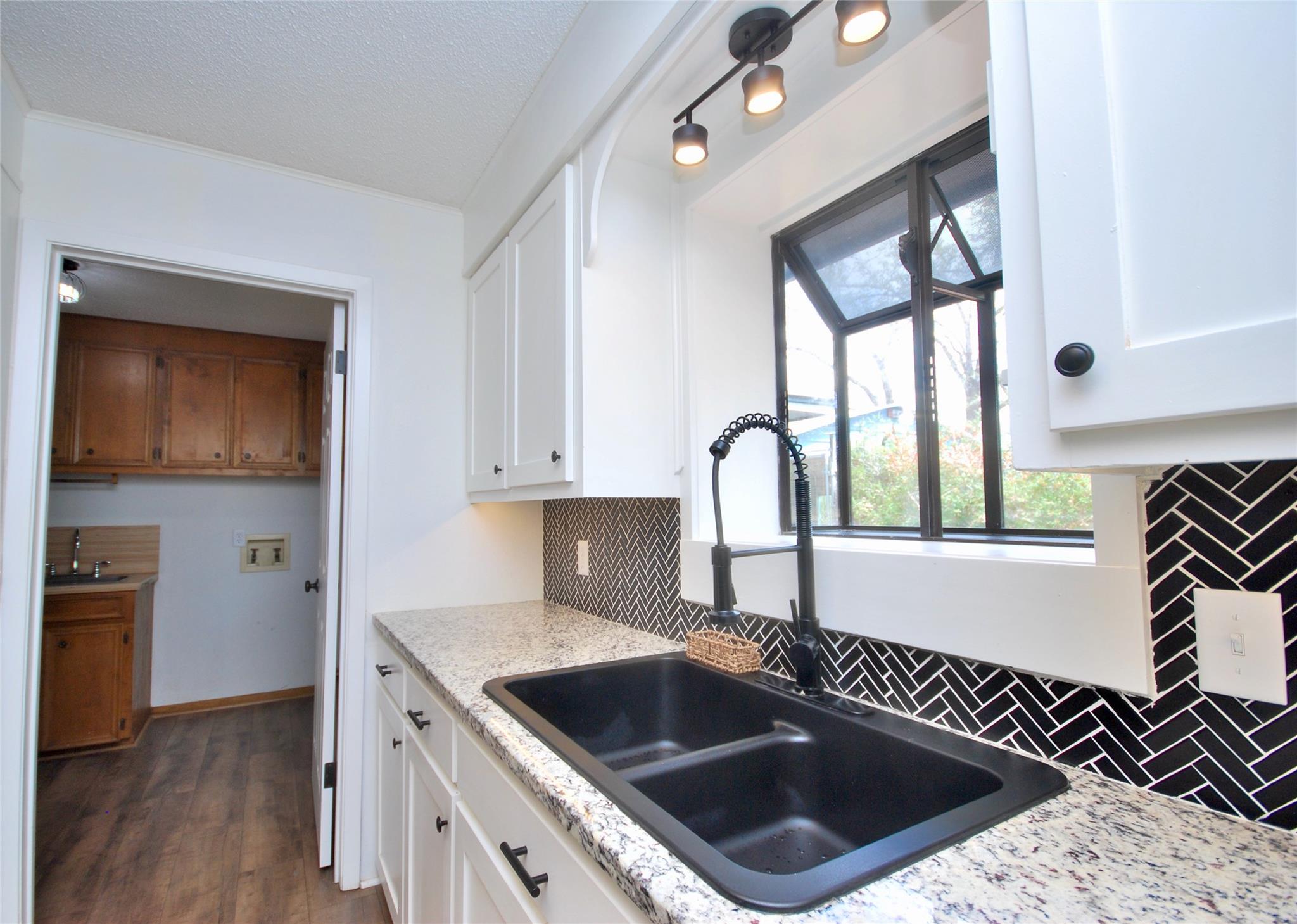 6911 Fm 532, Gonzales, TX 78629