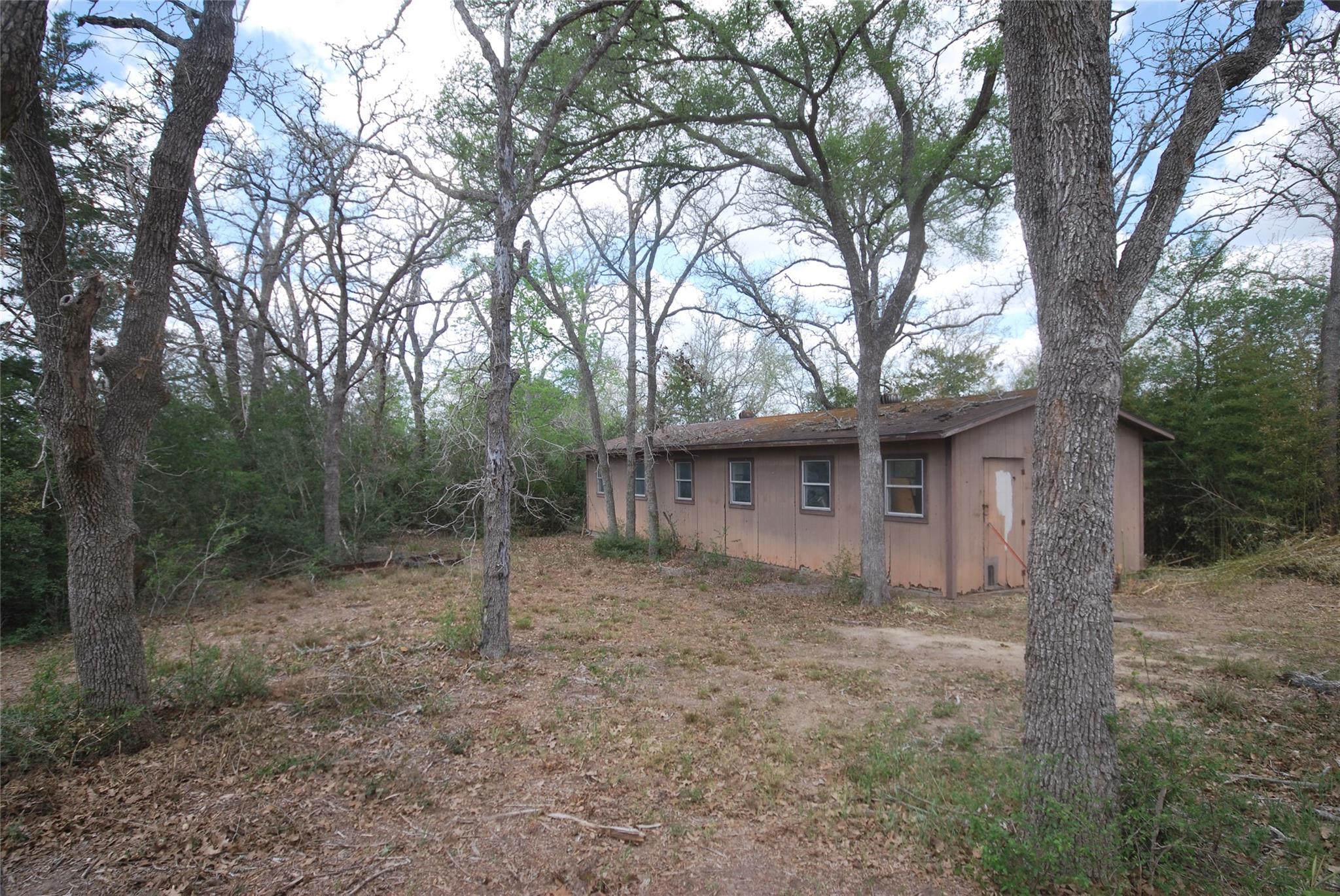 6911 Fm 532, Gonzales, TX 78629