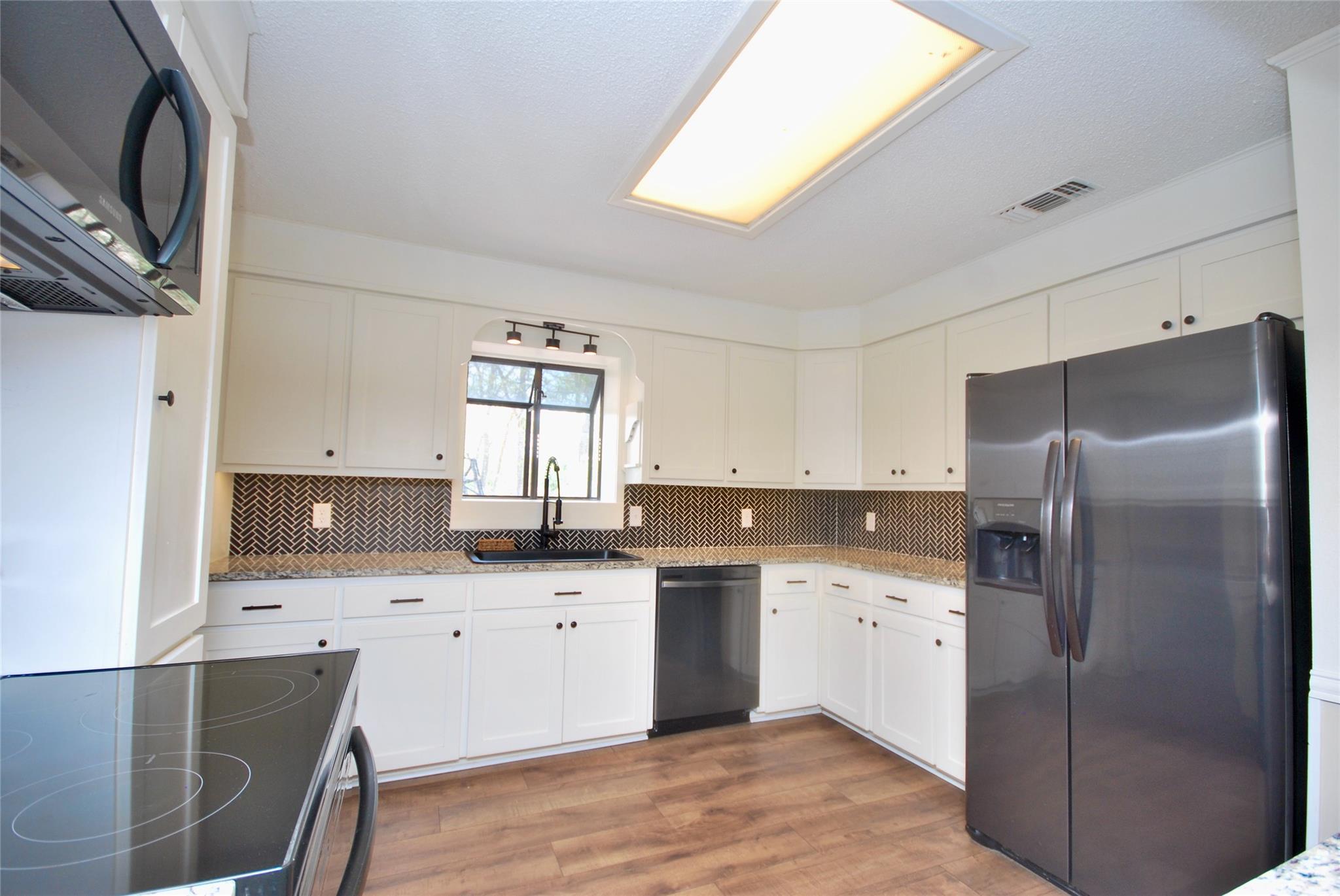 6911 Fm 532, Gonzales, TX 78629