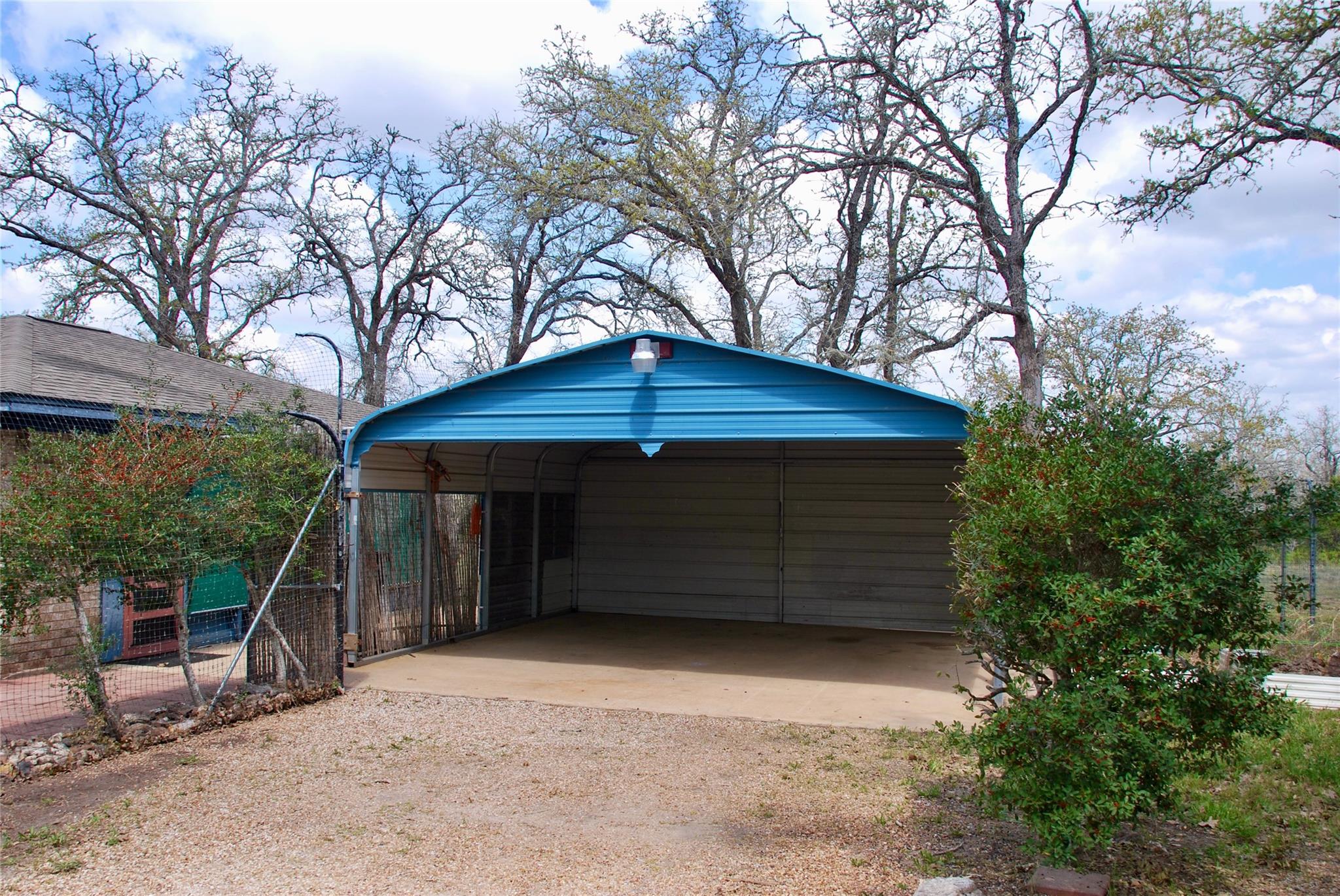 6911 Fm 532, Gonzales, TX 78629