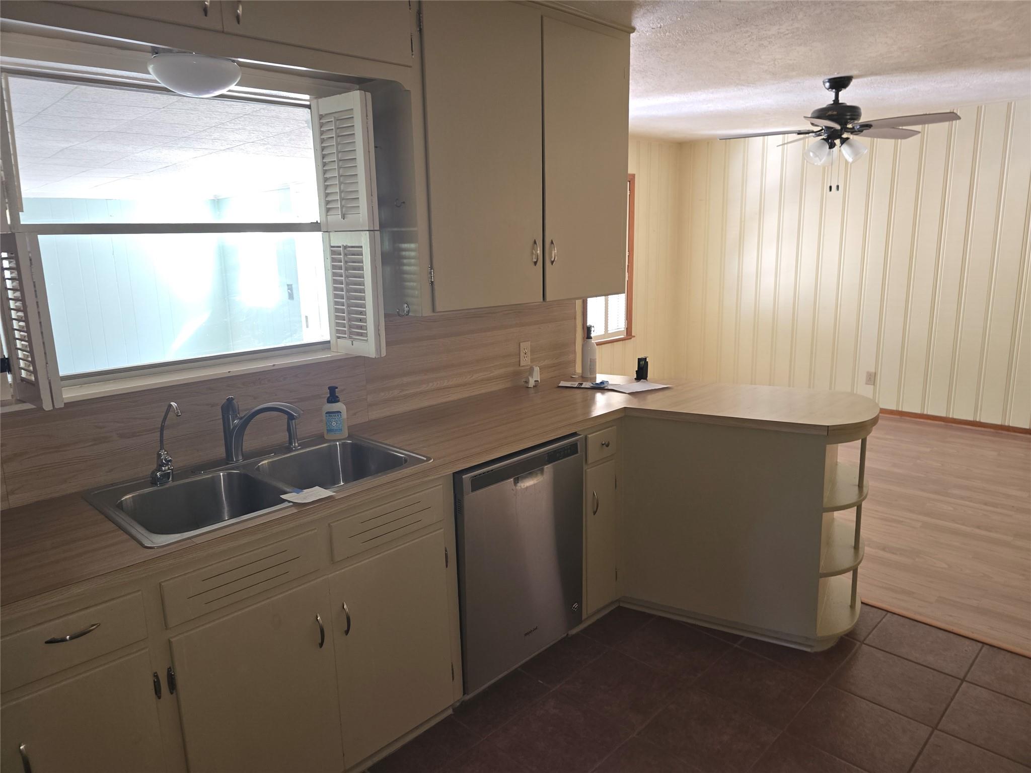 6009 Belfast Dr, Austin, TX 78723