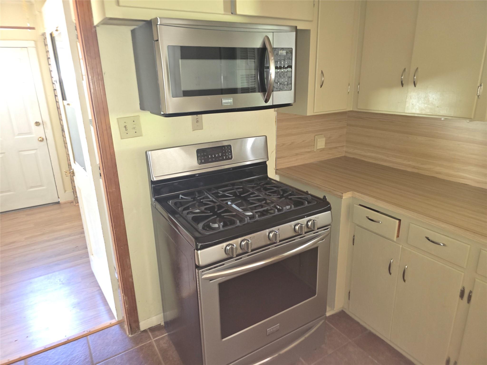 6009 Belfast Dr, Austin, TX 78723