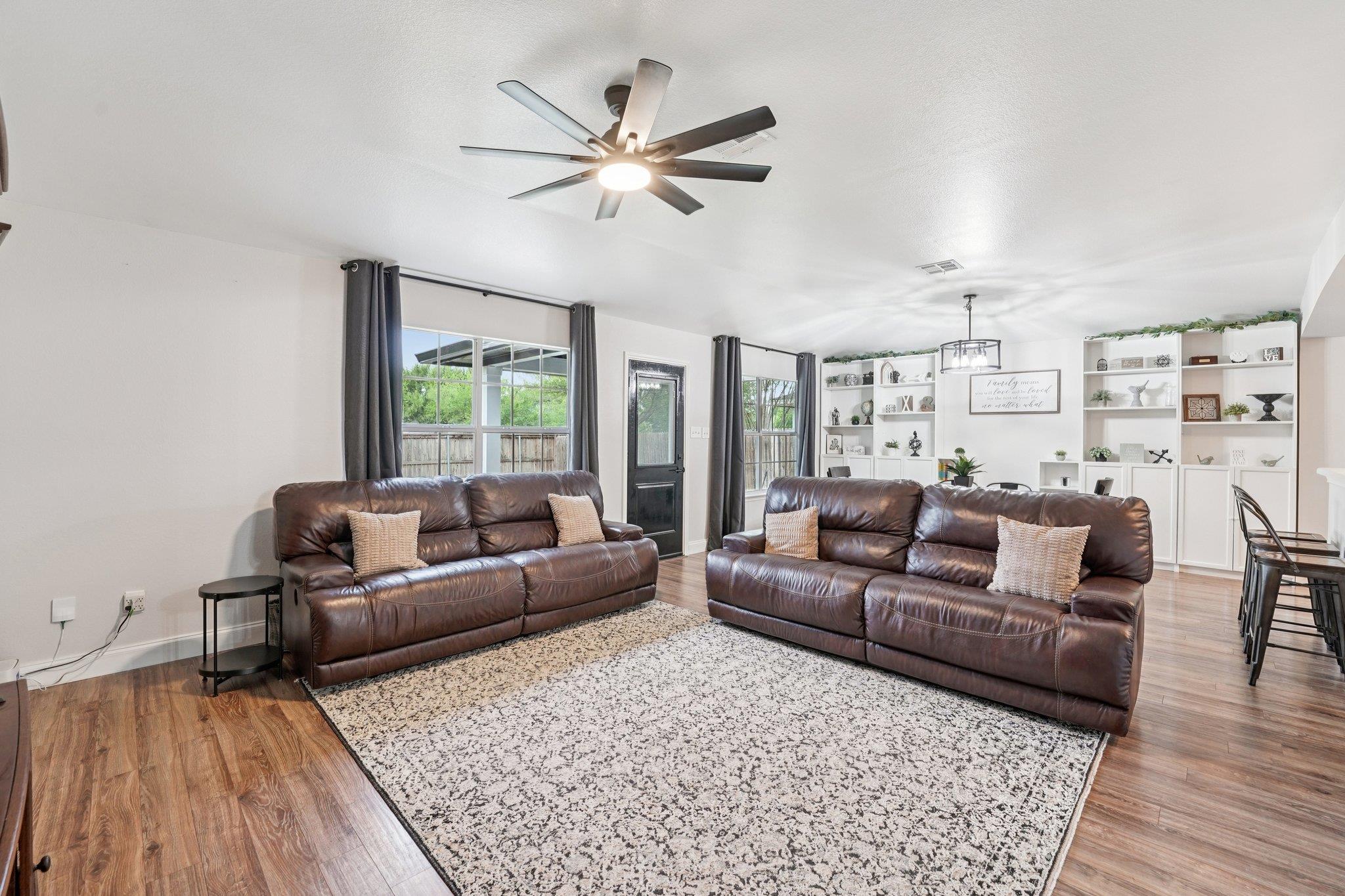 124 Waterlily Way, Hutto, TX 78634