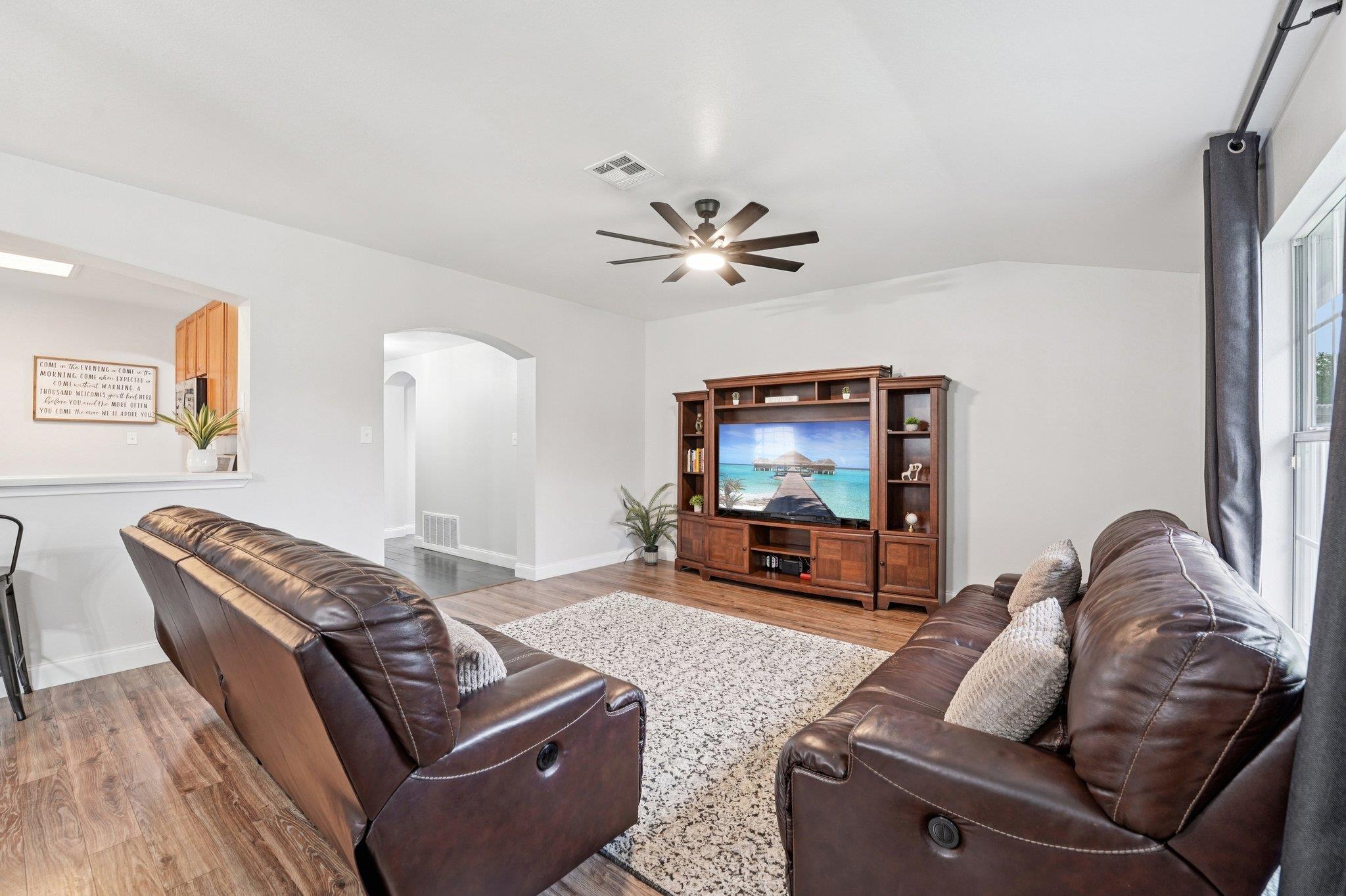 124 Waterlily Way, Hutto, TX 78634