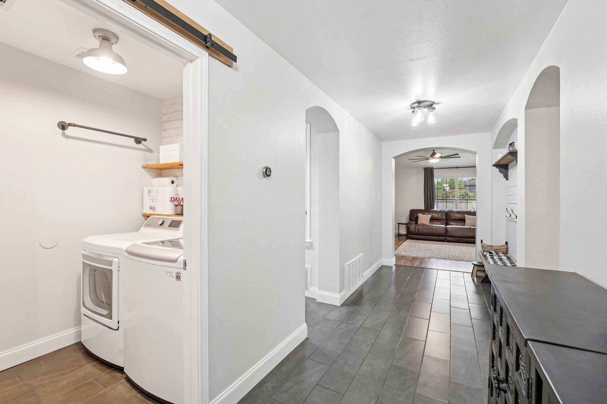 124 Waterlily Way, Hutto, TX 78634