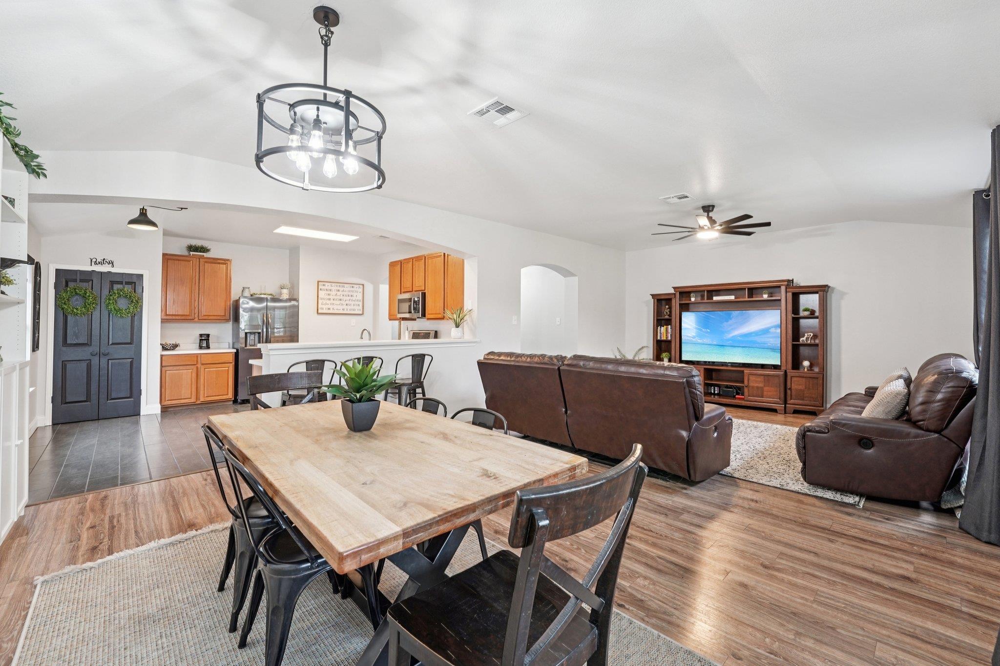 124 Waterlily Way, Hutto, TX 78634