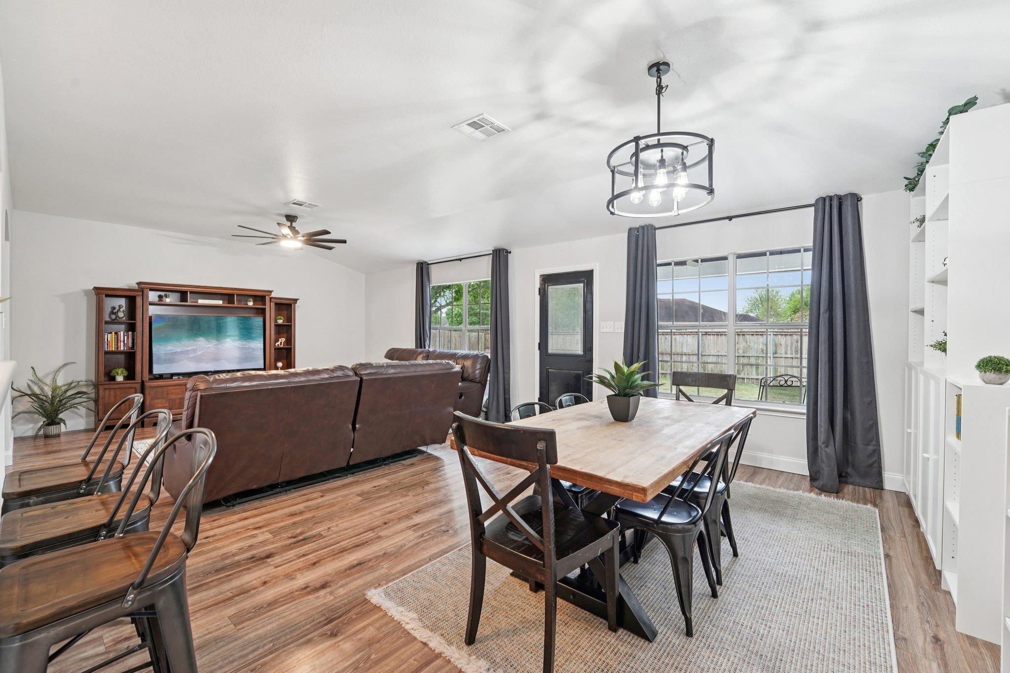 124 Waterlily Way, Hutto, TX 78634