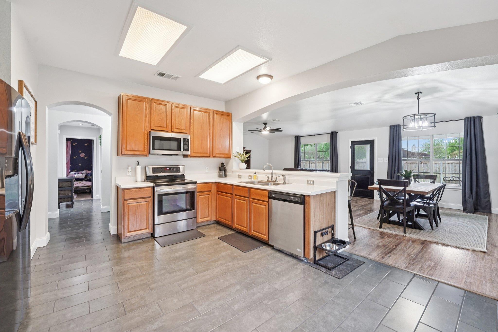 124 Waterlily Way, Hutto, TX 78634