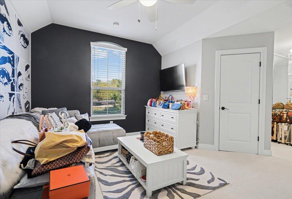 5240 Diamante Dr, Spicewood, TX 78669